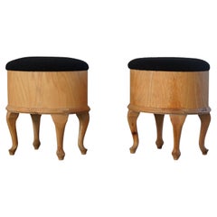 Paar Hocker mit Stauraum aus Kiefernholz und neu gepolstert mit Bouclé, Dänische Moderne