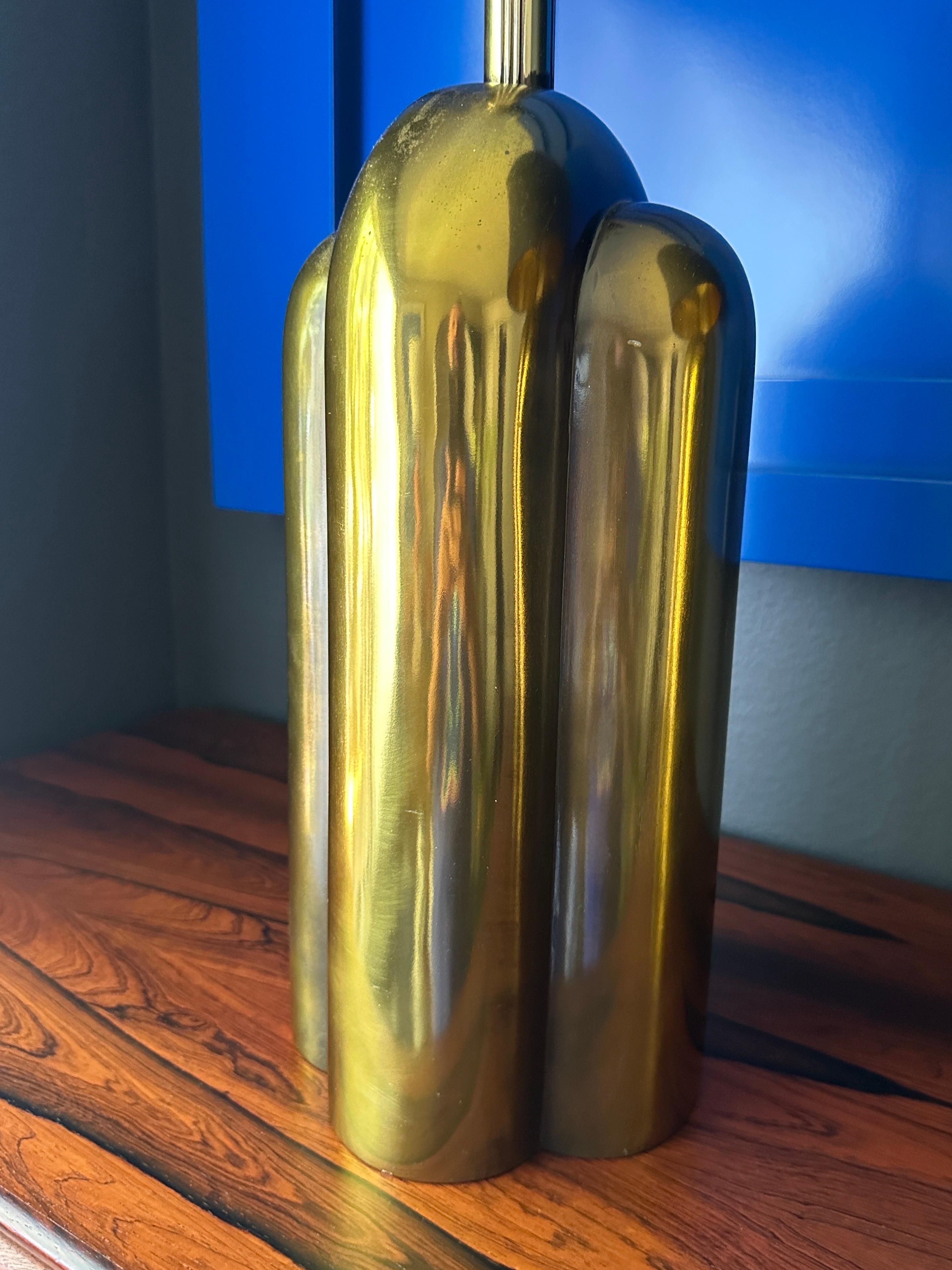 Coppia di lampade Streamline in stile Art Déco In condizioni buone in vendita a North Hollywood, CA