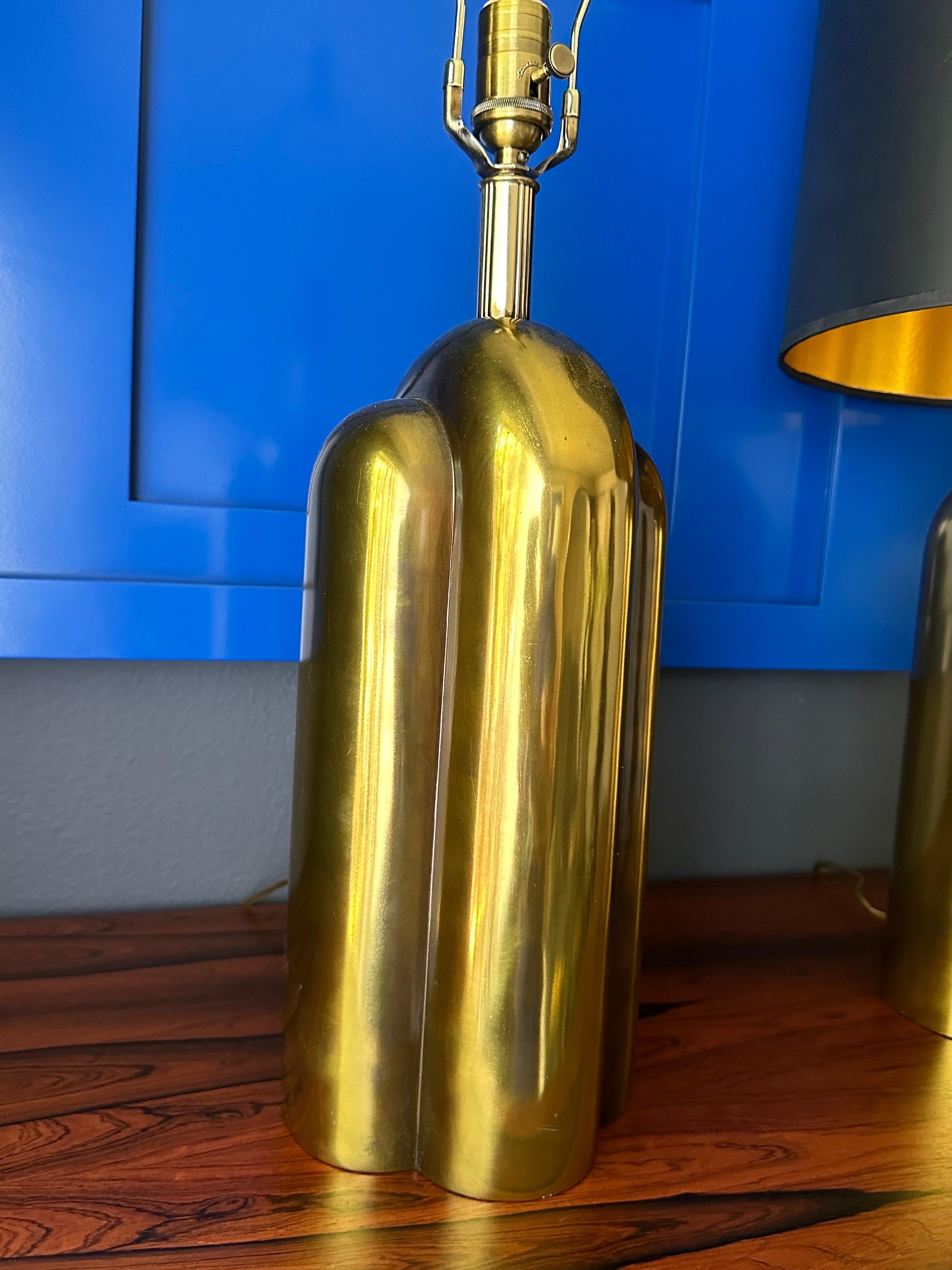 Metà XX secolo Coppia di lampade Streamline in stile Art Déco in vendita