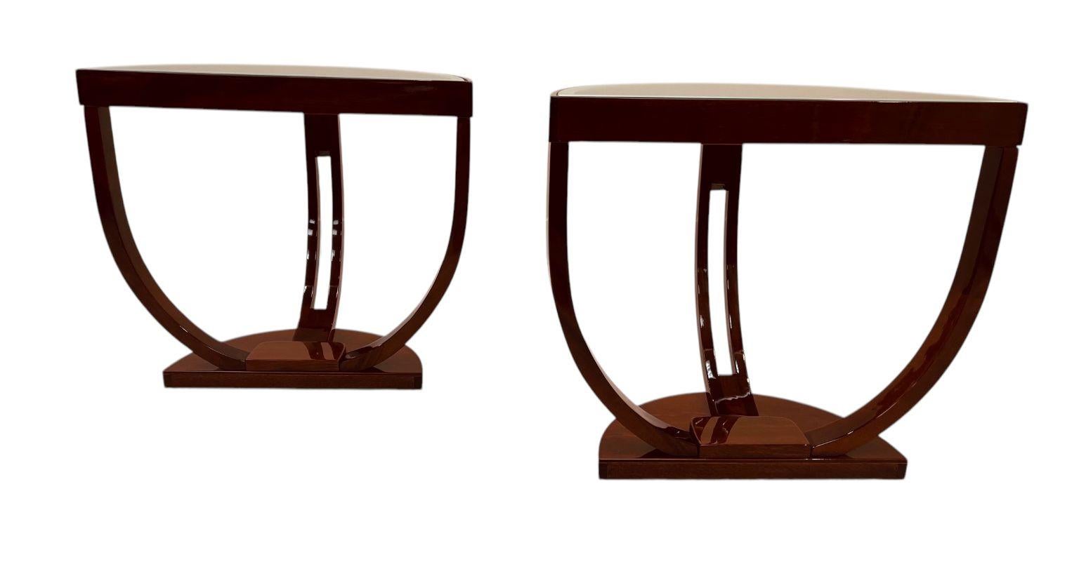 Coppia di tavolini Streamline con piano in vetro a forma di mezzo cerchio Art Deco, America C.I.C. 1930 in vendita 11