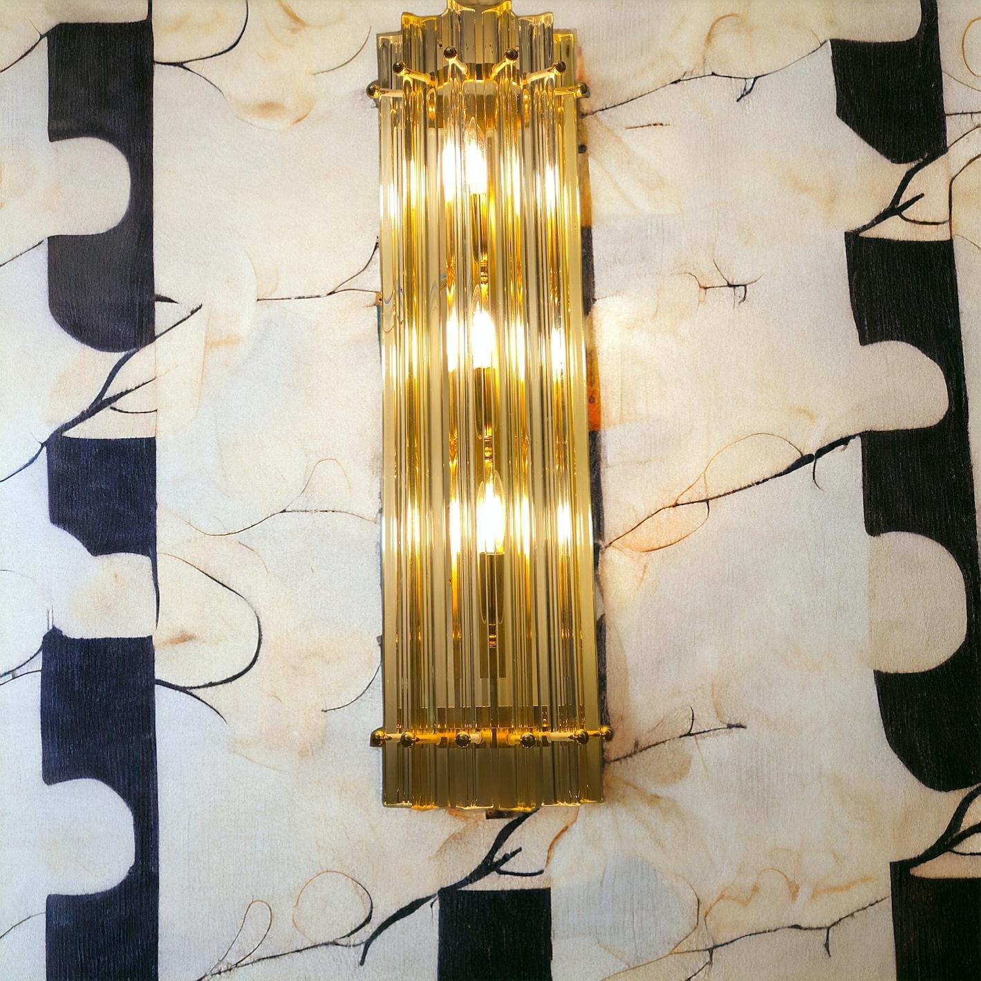 Pair of Striking Contemporary Crystal Prism Wall Sconces  In Excellent Condition For Sale In Rome, IT