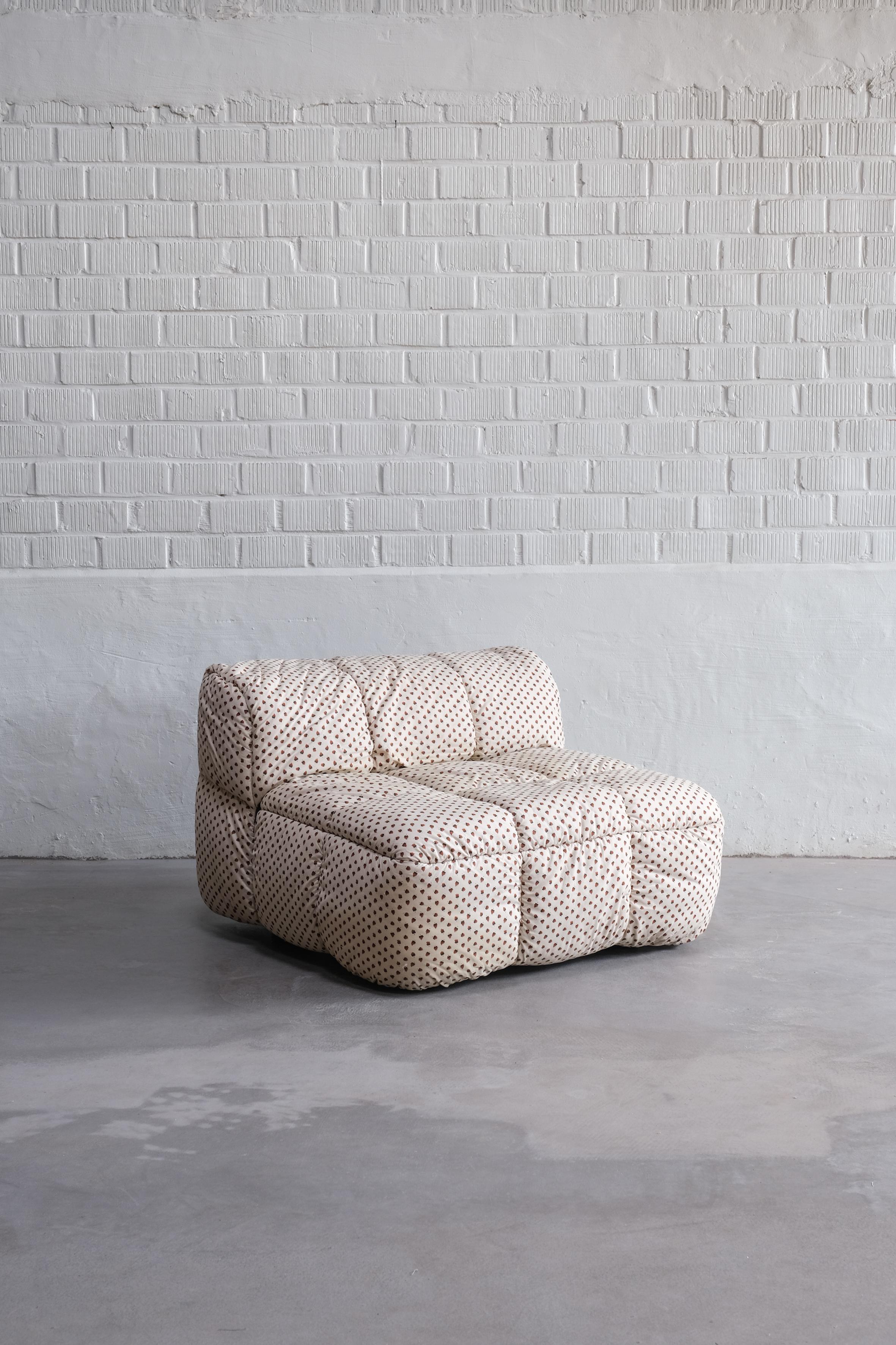 Pair of original textile lounge seats designed by Cini Boeri in the 70ties. 
Extremely soft and comfortable, can be put together but also as an individual sofa. 

