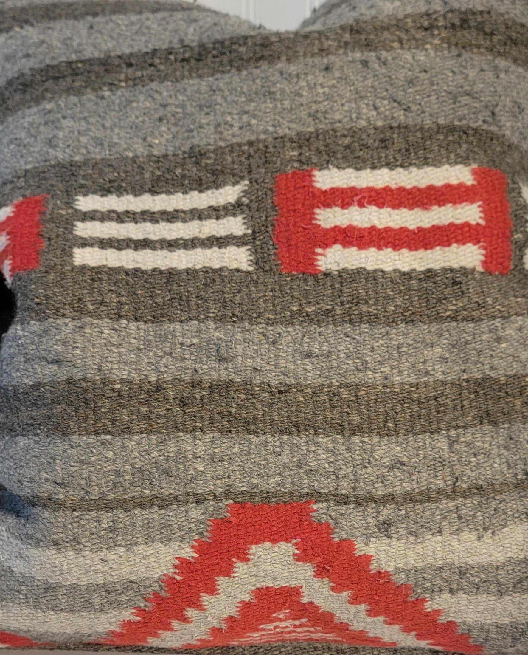 Arte popolare Coppia di cuscini Navajo a righe in vendita