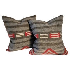 Coppia di cuscini Navajo a righe