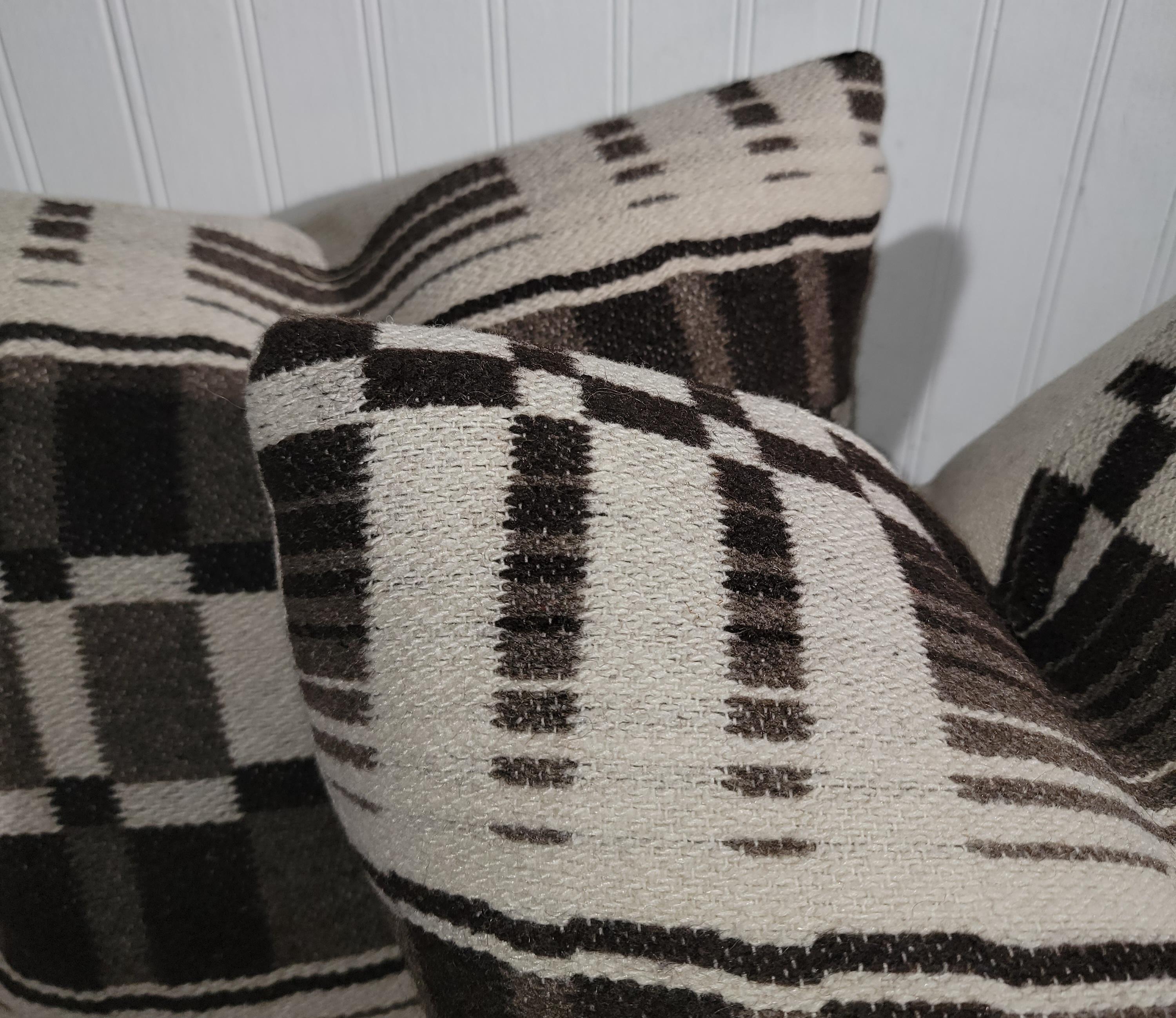 Adirondack Paire d'oreillers en laine rayée et plaquée en vente