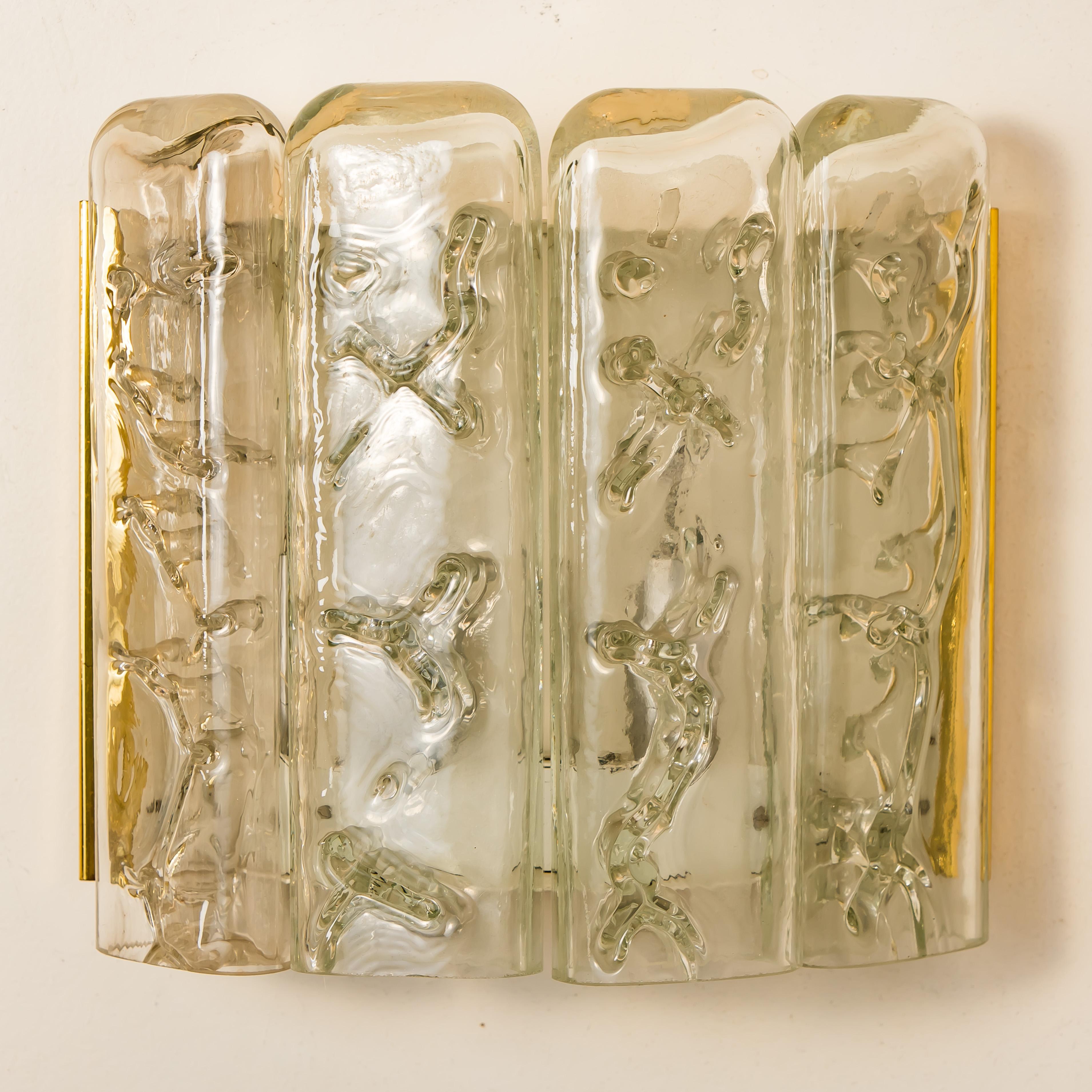 Paar Wandleuchter aus strukturiertem Eisglas und Messing von Doria, 1970er Jahre (Metall) im Angebot