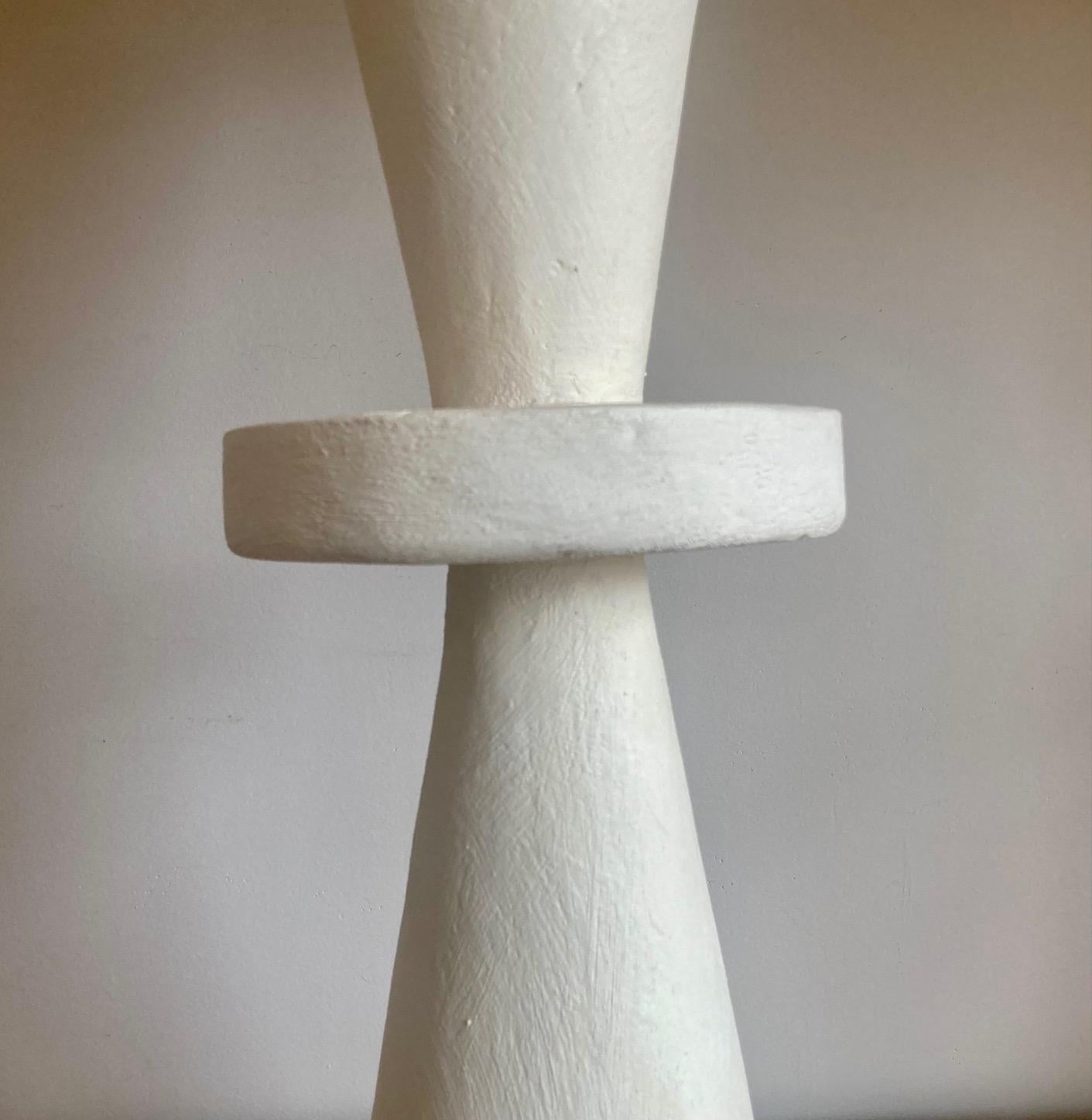 Paire de lampes de table en plâtre stuqué Neuf - En vente à Paris, Ile-de-France