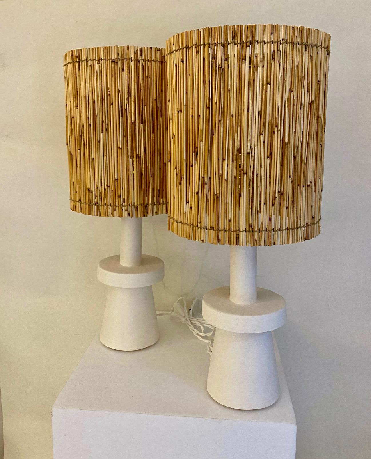 Contemporary Pair of stuccoed plaster table lamps with straw shades For Sale