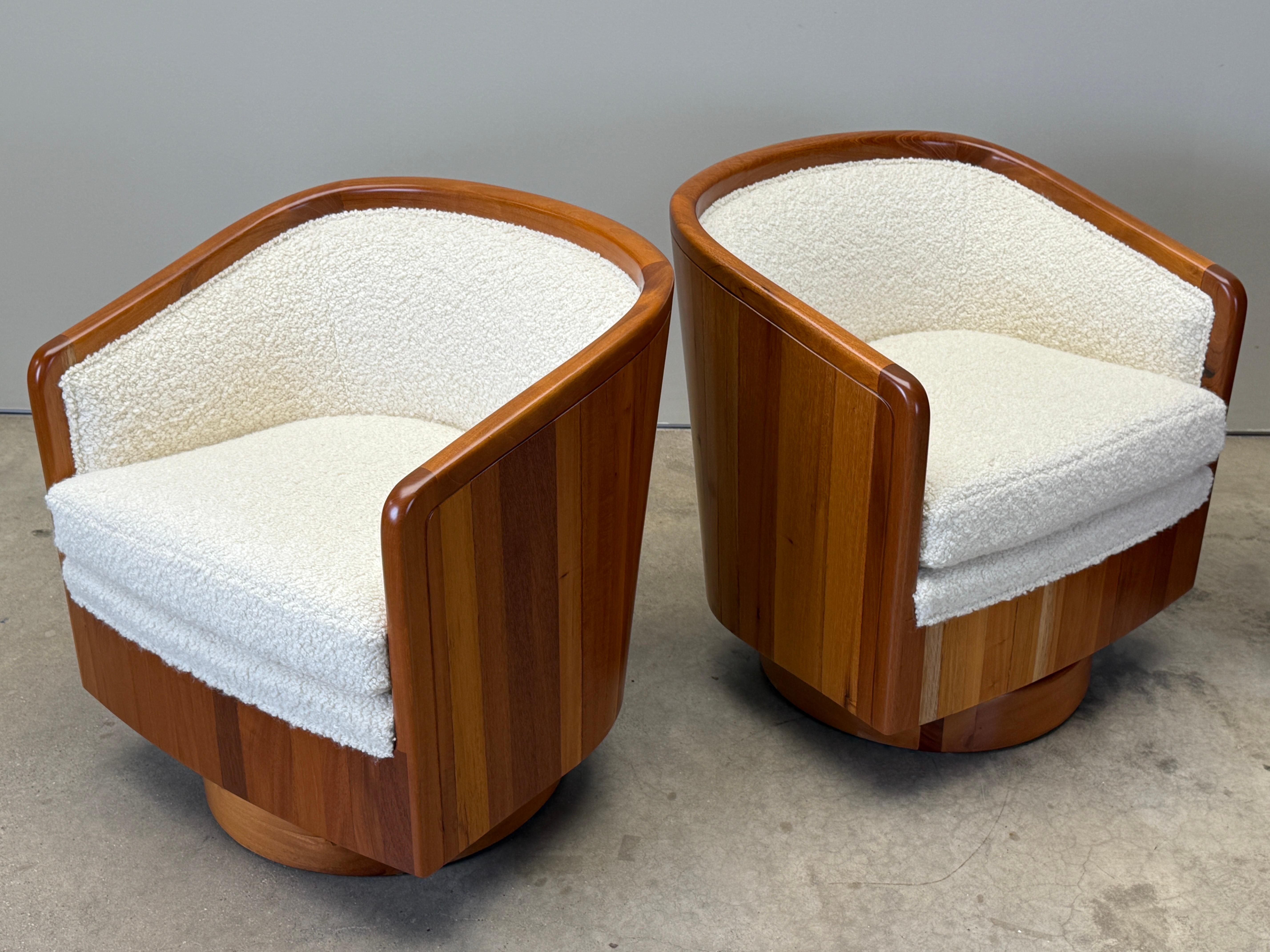 Paire de chaises pivotantes Studio Craft en vente 6