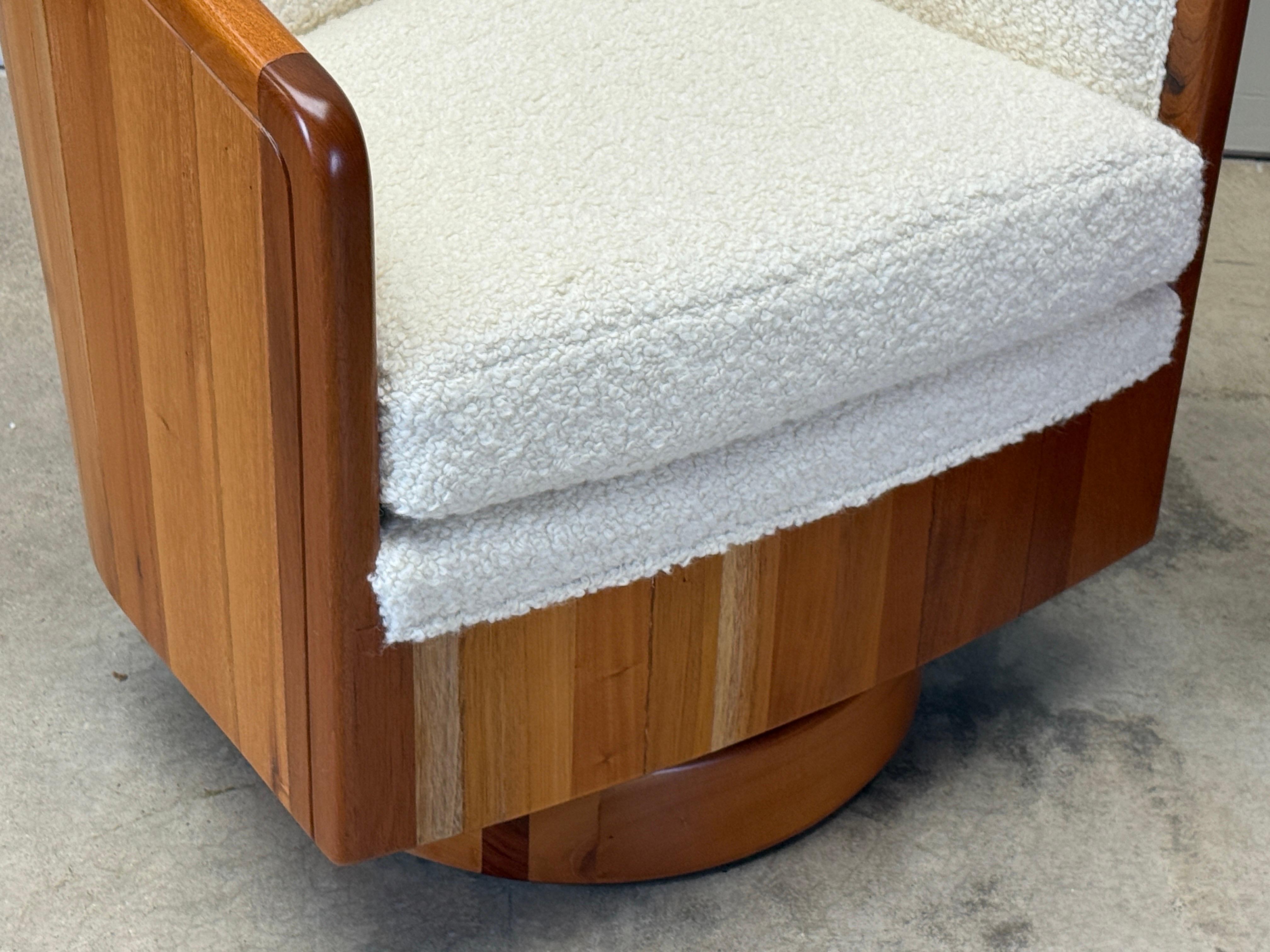 Paire de chaises pivotantes Studio Craft en vente 8