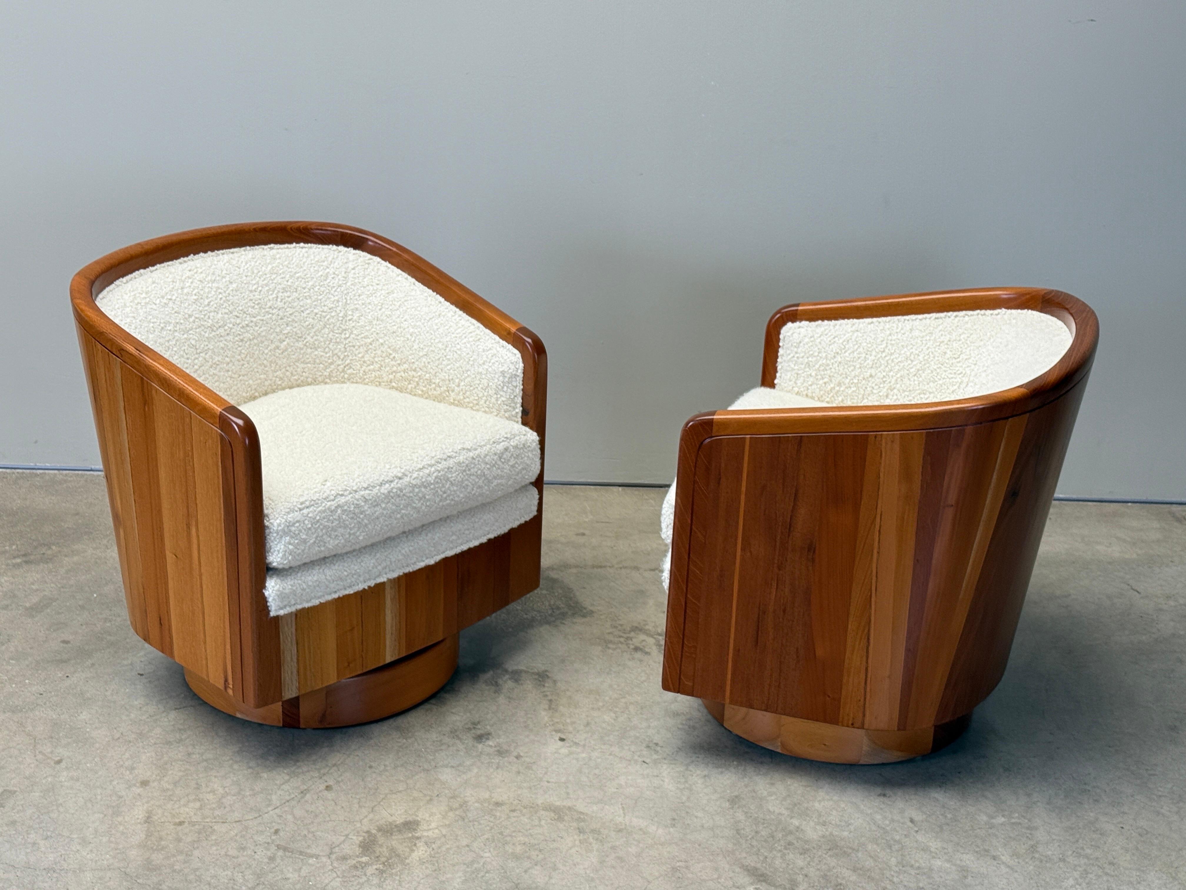 Paire de chaises pivotantes Studio Craft en vente 2