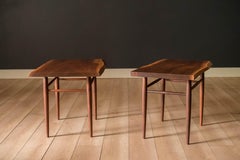 Zwei Studio-Live-Edge-Tische aus massivem Nussbaumholz von George Nakashima