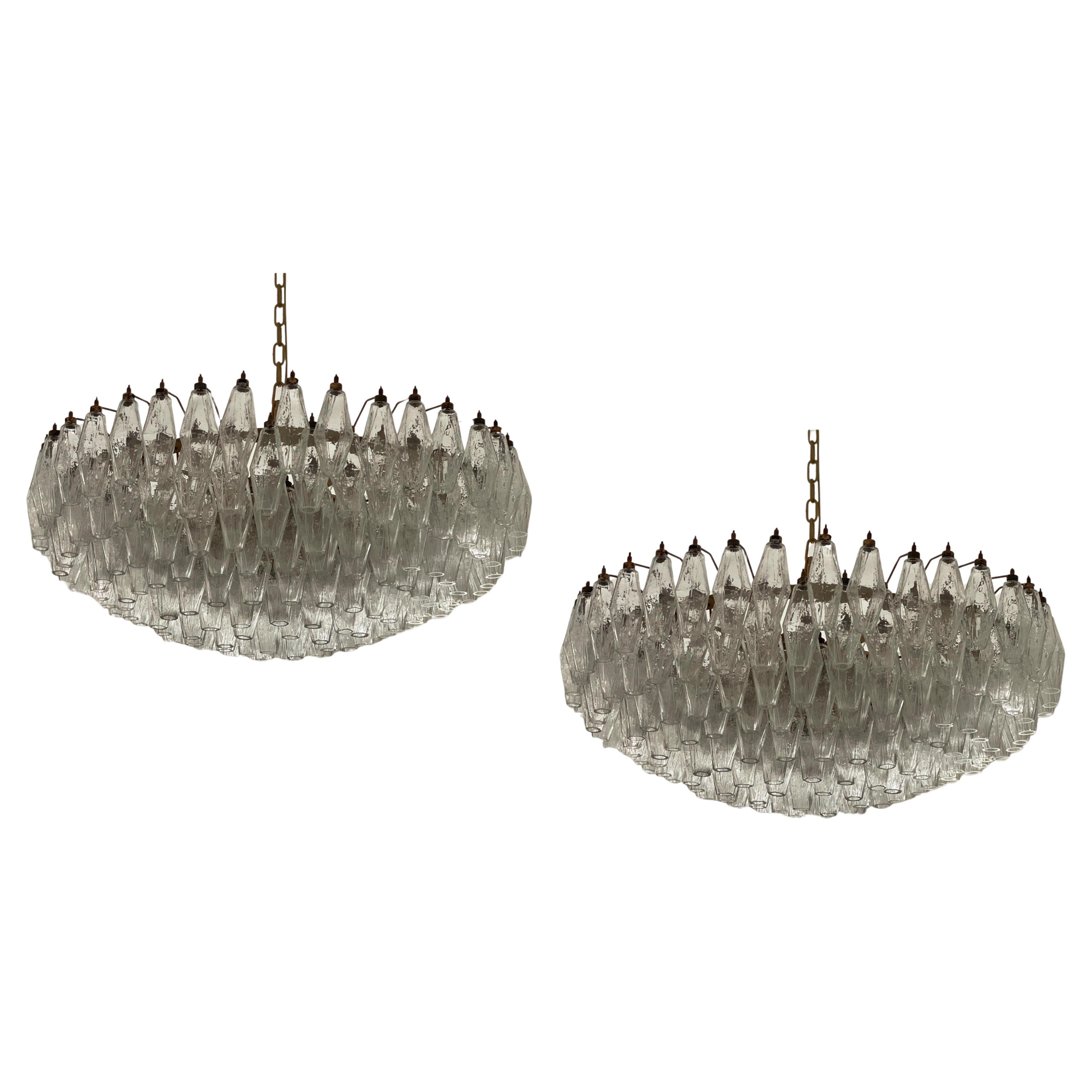 Coppia di lampadari classici Stunner di Murano di grandi dimensioni nello stile di Carlo Scarpa.