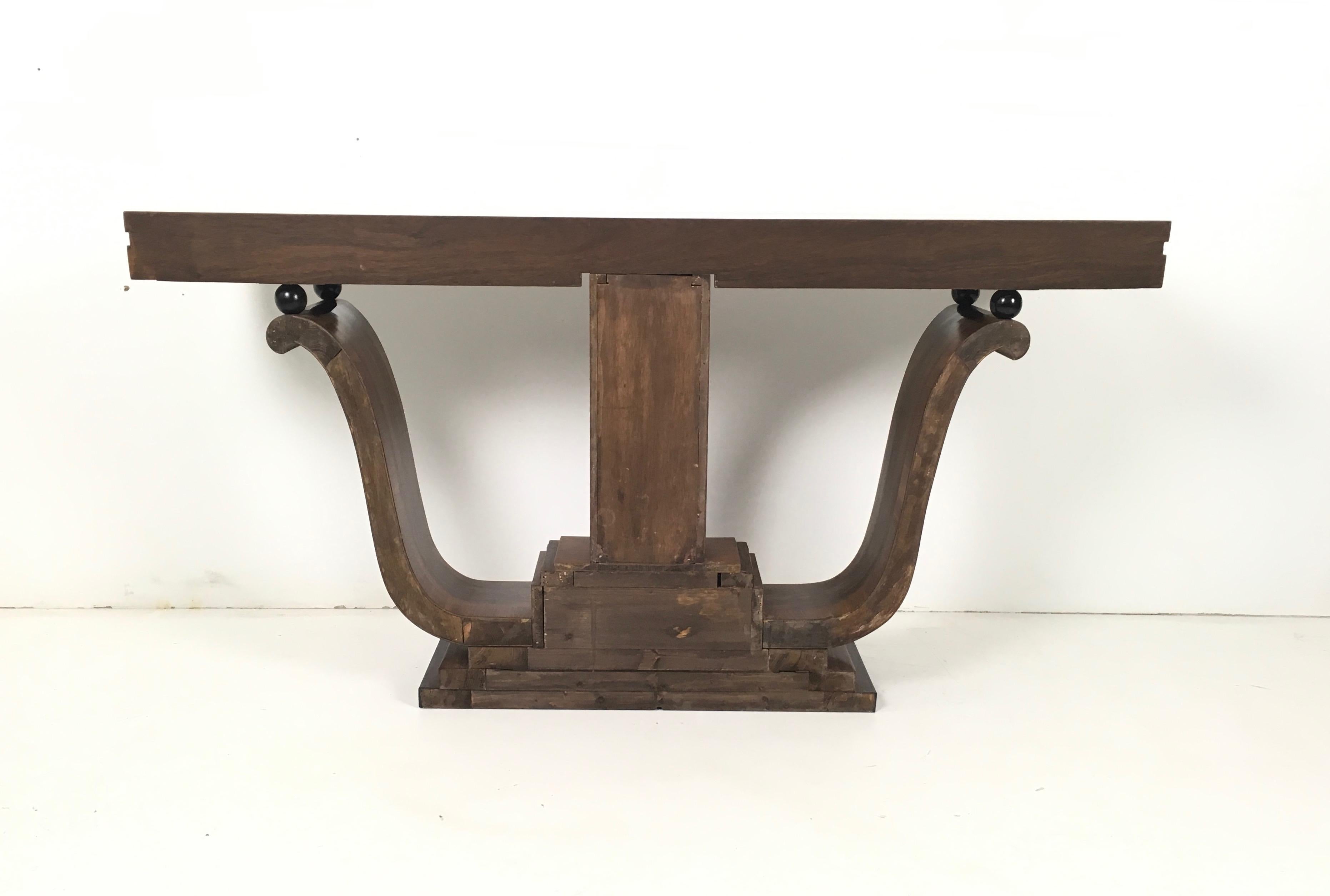 Pair of Stunning and Unique Art Deco Walnut Console Tables, Italy, 1940s In Excellent Condition In Bresso, Lombardy