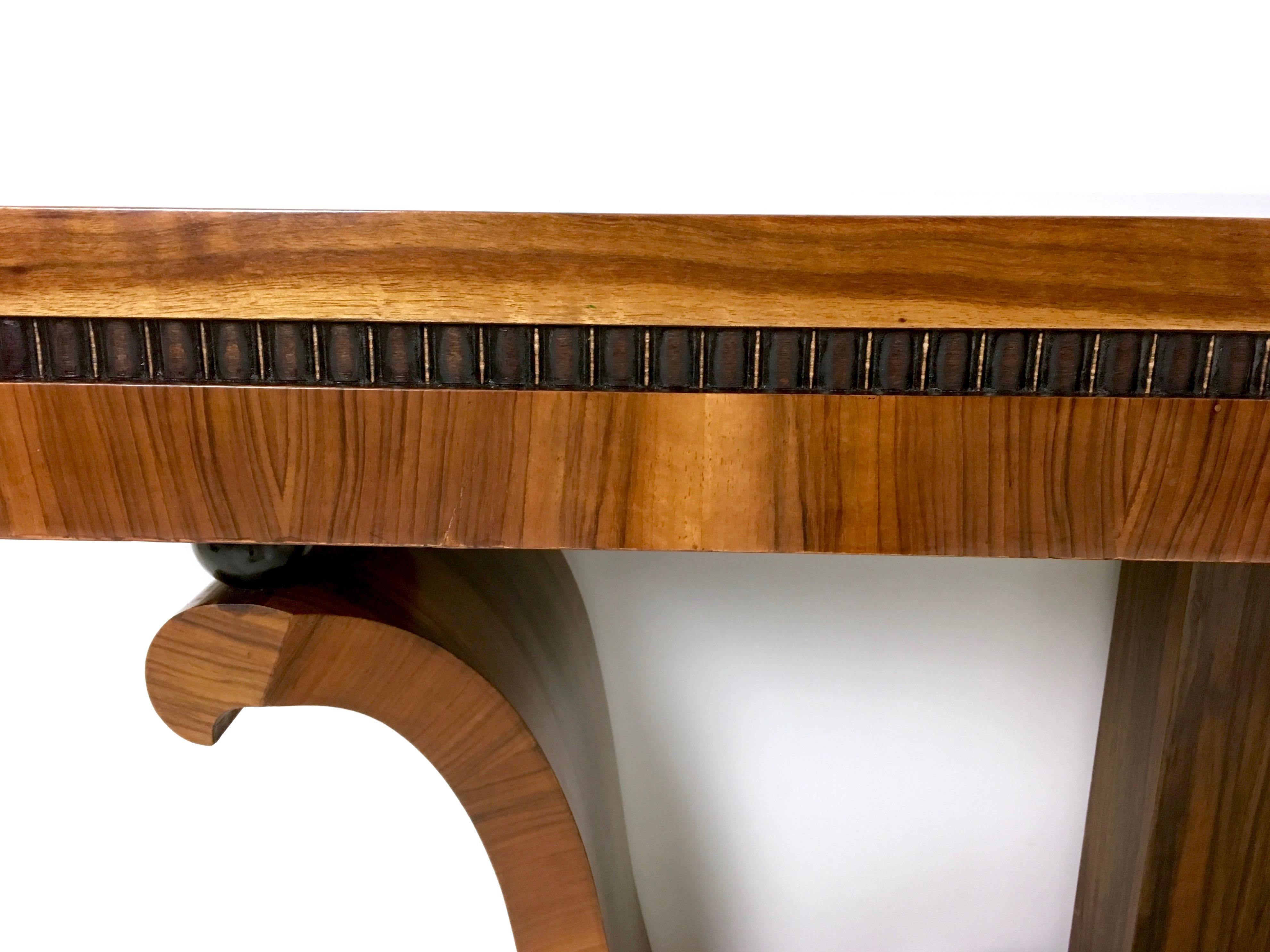 Pair of Stunning and Unique Art Deco Walnut Console Tables, Italy, 1940s 3
