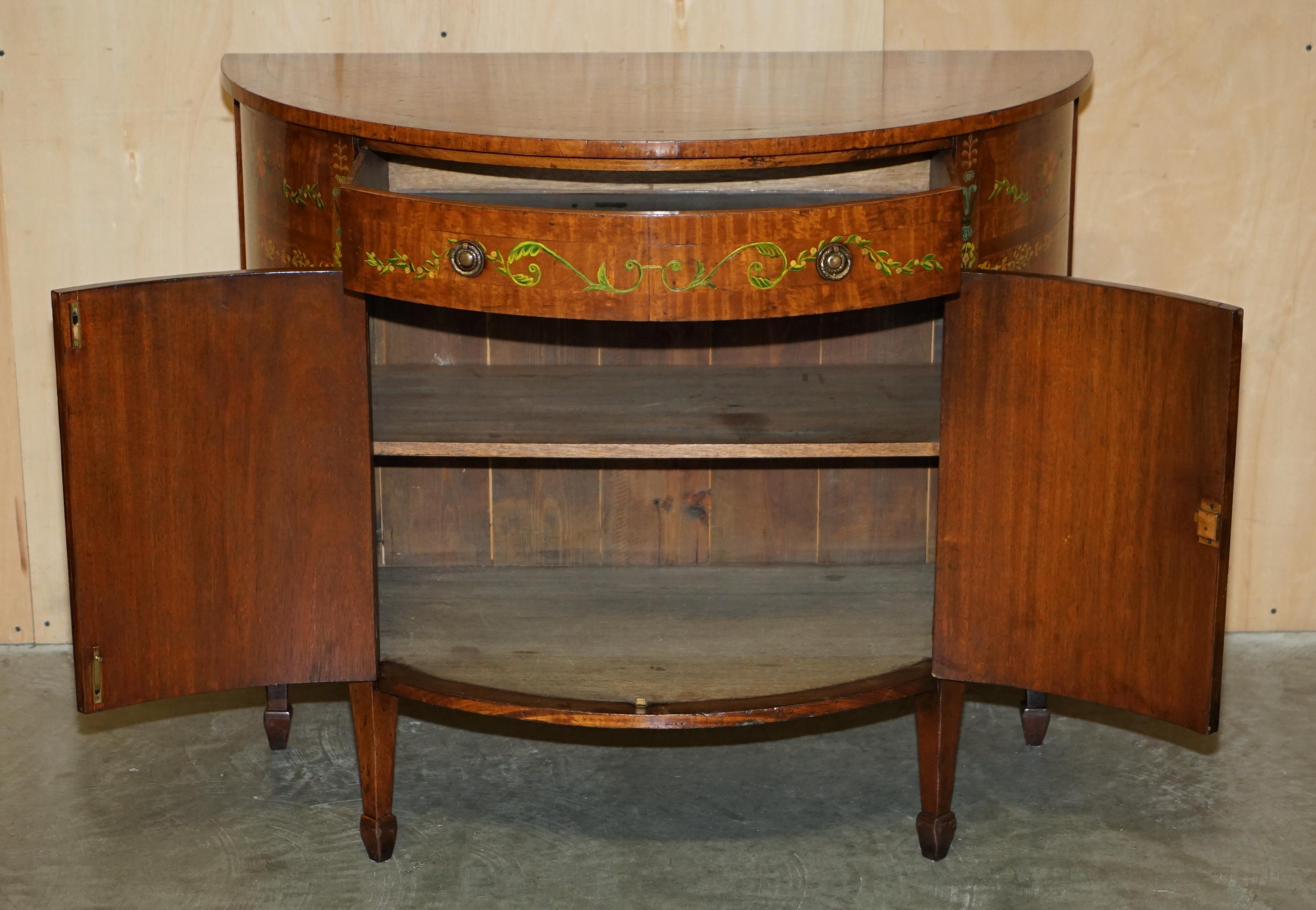 PAIR OF STUNNiNG ANTIQUE ADAMS SHERATON PAINTED DEMI LUNE SIDEBOARD CUPBOARDS For Sale 12