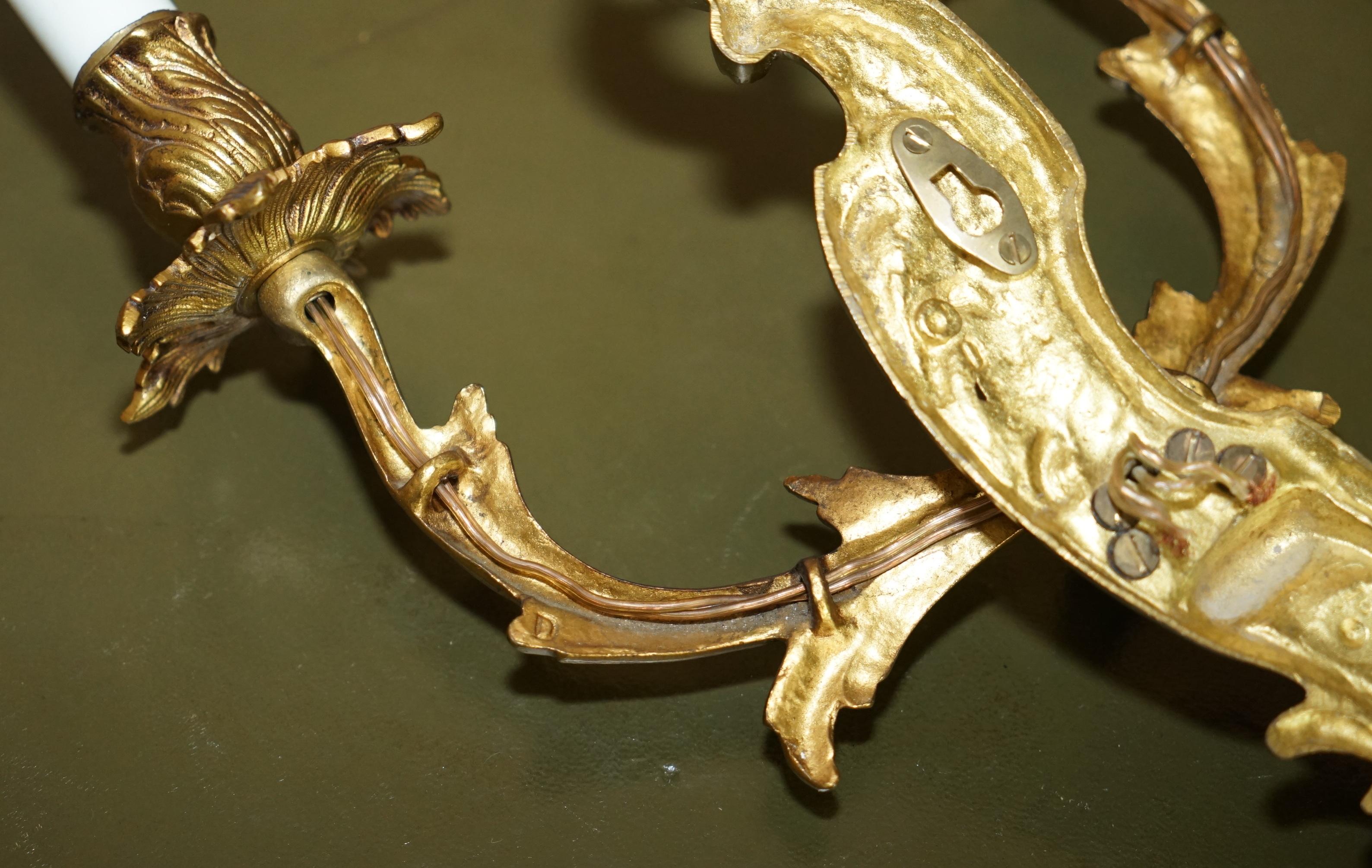 PAIR OF STUNNING ANTIQUE FRENCH 1920's GILT BRONZED CANDLE SCONCE WALL LIGHTS For Sale 2