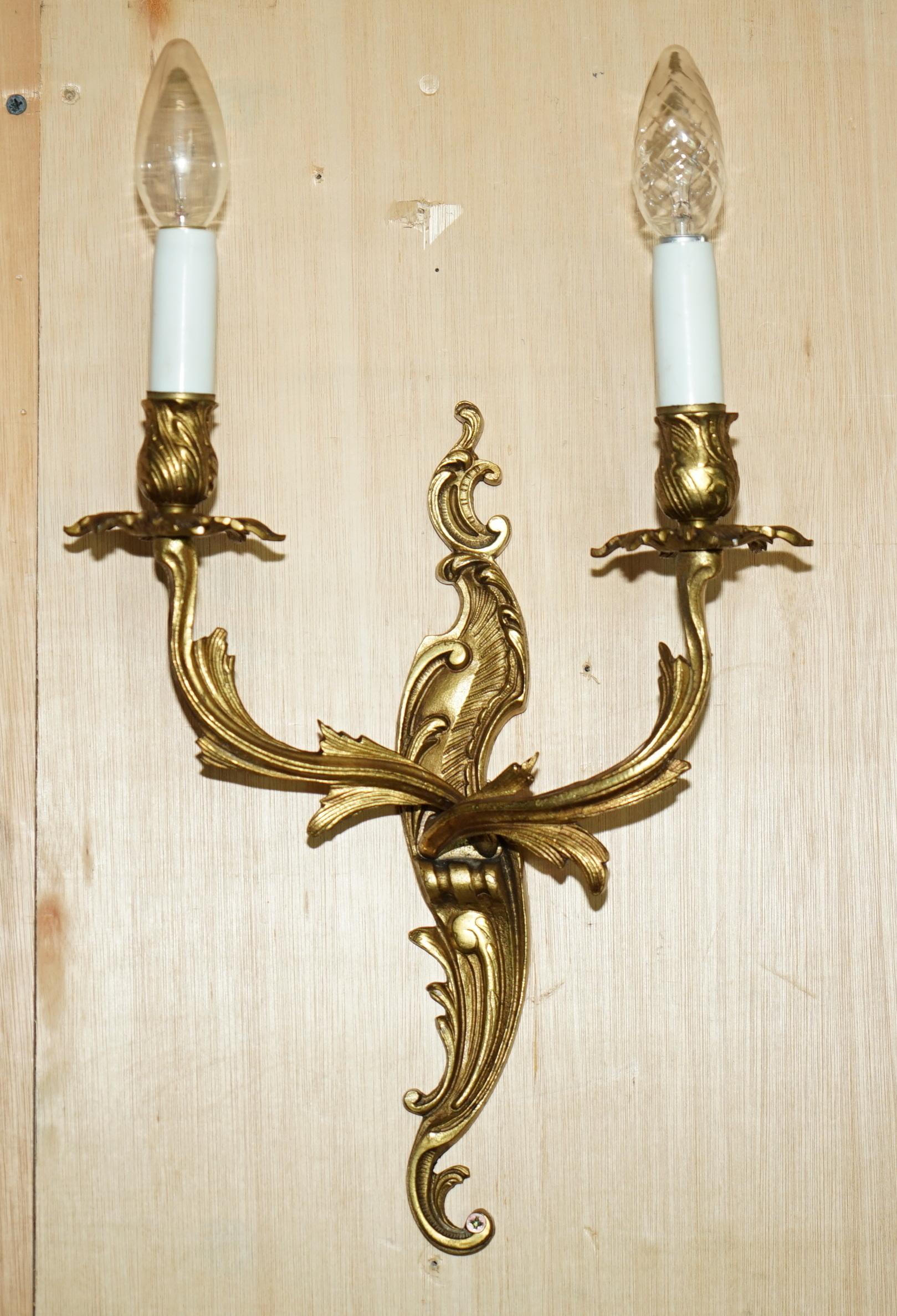 PAIR OF STUNNING ANTIQUE FRENCH 1920's GILT BRONZED CANDLE SCONCE WALL LIGHTS For Sale 3