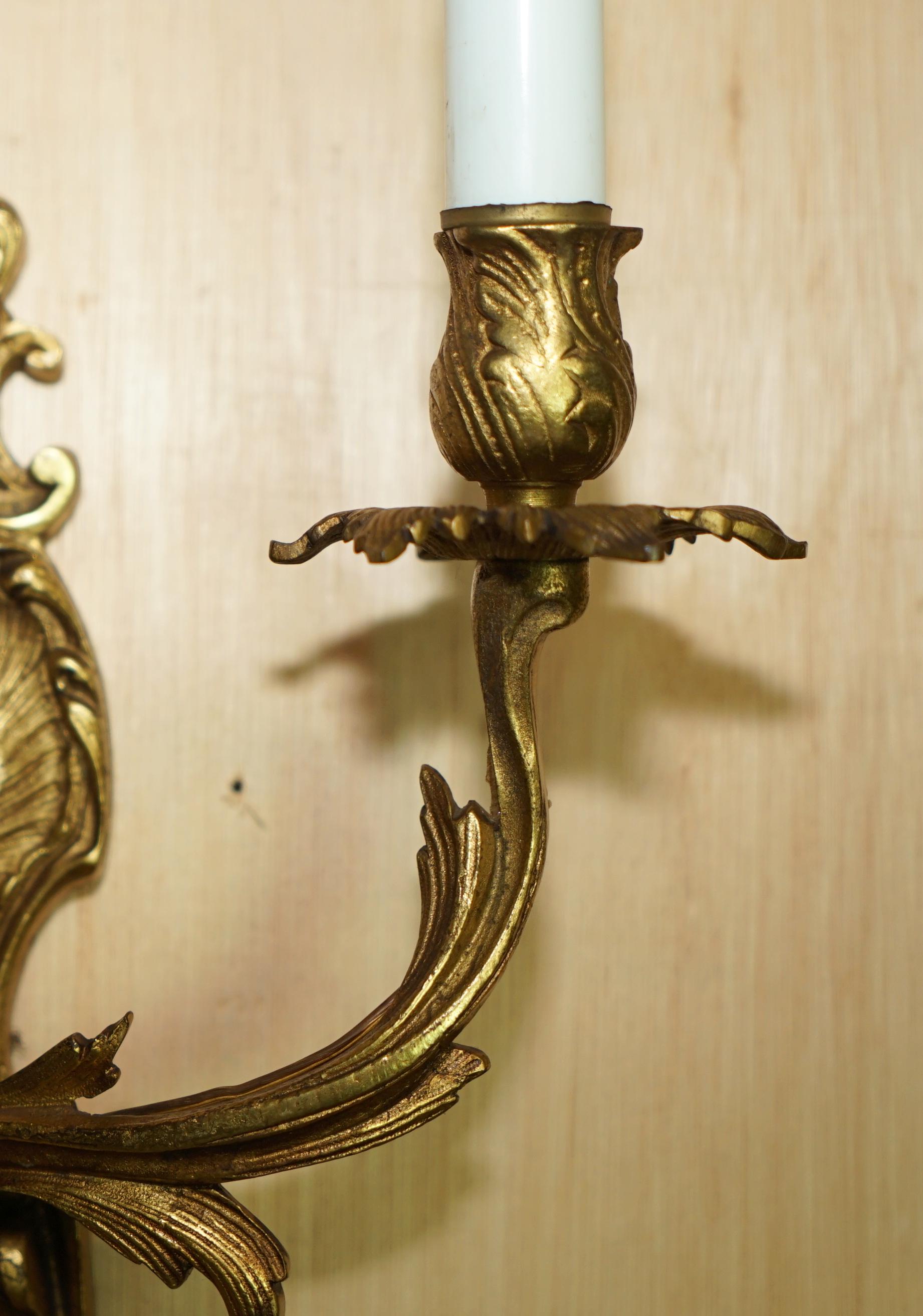 PAIR OF STUNNING ANTIQUE FRENCH 1920's GILT BRONZED CANDLE SCONCE WALL LIGHTS For Sale 7