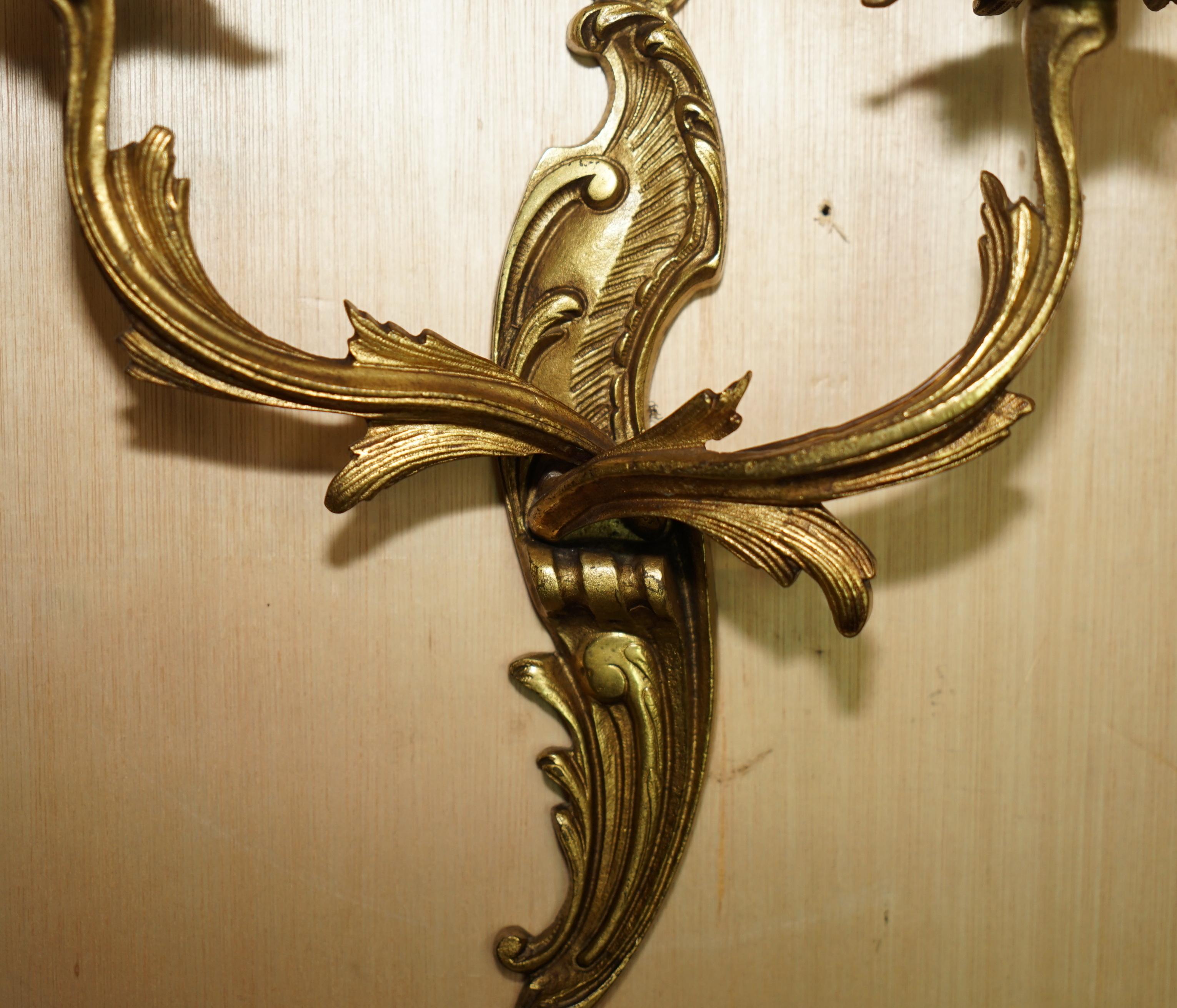 PAIR OF STUNNING ANTIQUE FRENCH 1920's GILT BRONZED CANDLE SCONCE WALL LIGHTS For Sale 8