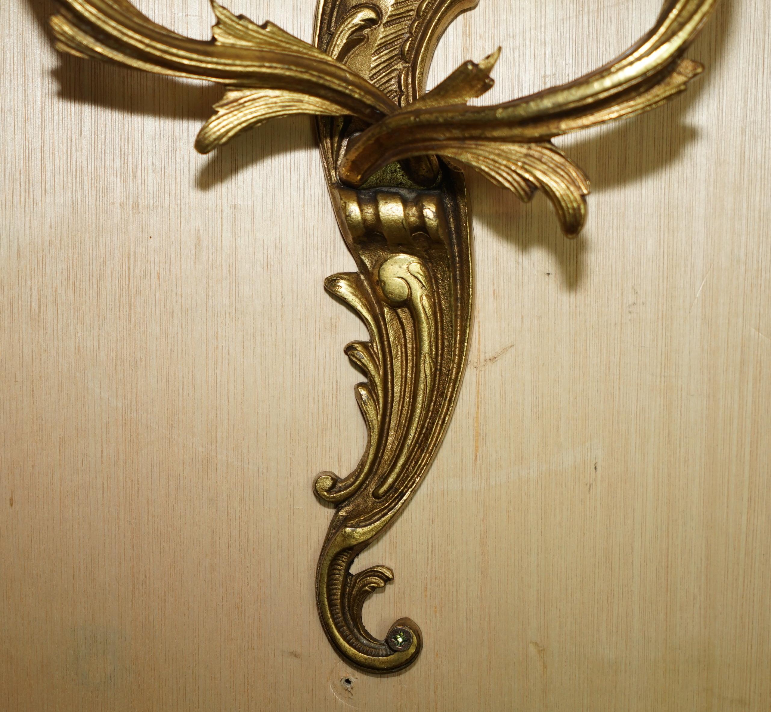 PAIR OF STUNNING ANTIQUE FRENCH 1920's GILT BRONZED CANDLE SCONCE WALL LIGHTS For Sale 9