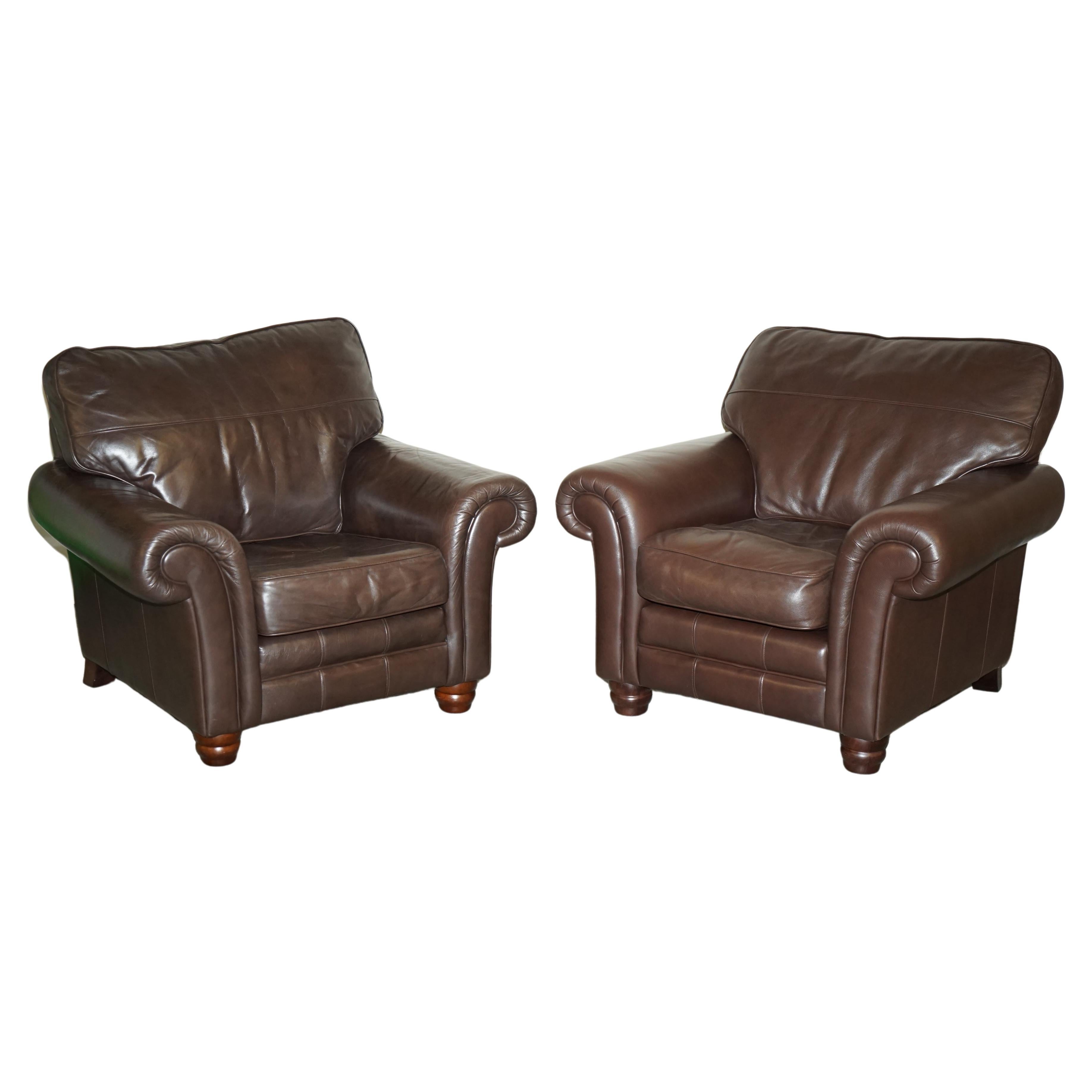 PAIR OF STUNNING COMFORTABLE ViNTAGE DEEP BROWN LEATHER CONTEMPORARY ARMCHAIRS