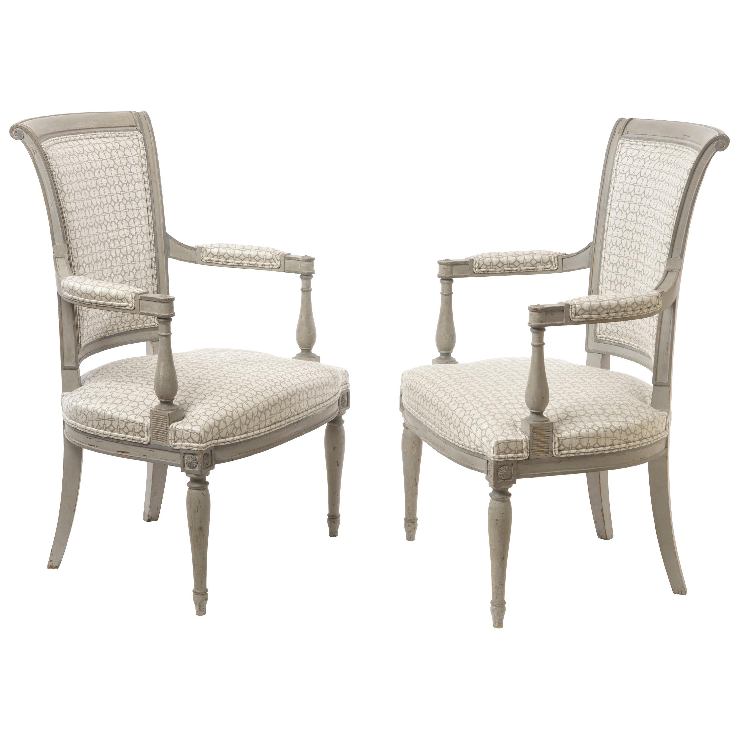 Paire d
étonnants fauteuils de style Directoire en vente