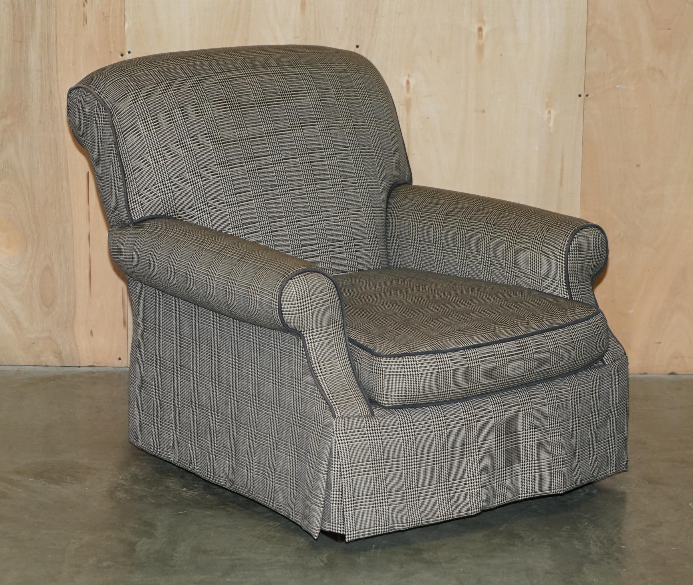 Casa Reale Antiquariato

Royal House Antiques è lieta di offrire in vendita questa splendida coppia di poltrone Ralph Lauren Lounge con struttura in mogano e tappezzeria in tartan scozzese. 

Tieni presente che le spese di spedizione indicate sono