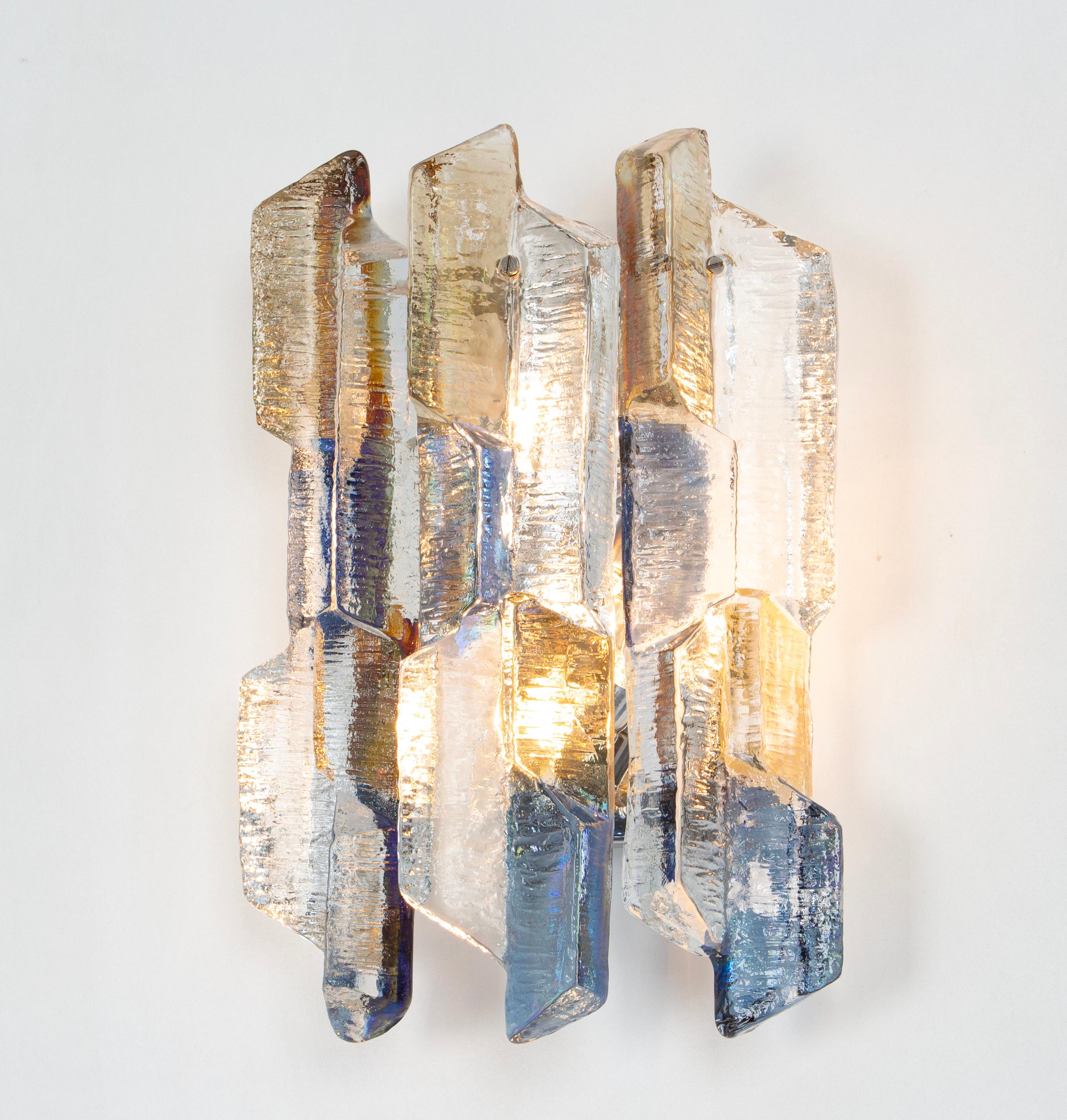 Metà XX secolo Coppia di splendide grandi lampade a parete a forma di sconsiderata Kalmar, Austria, anni '60 in vendita