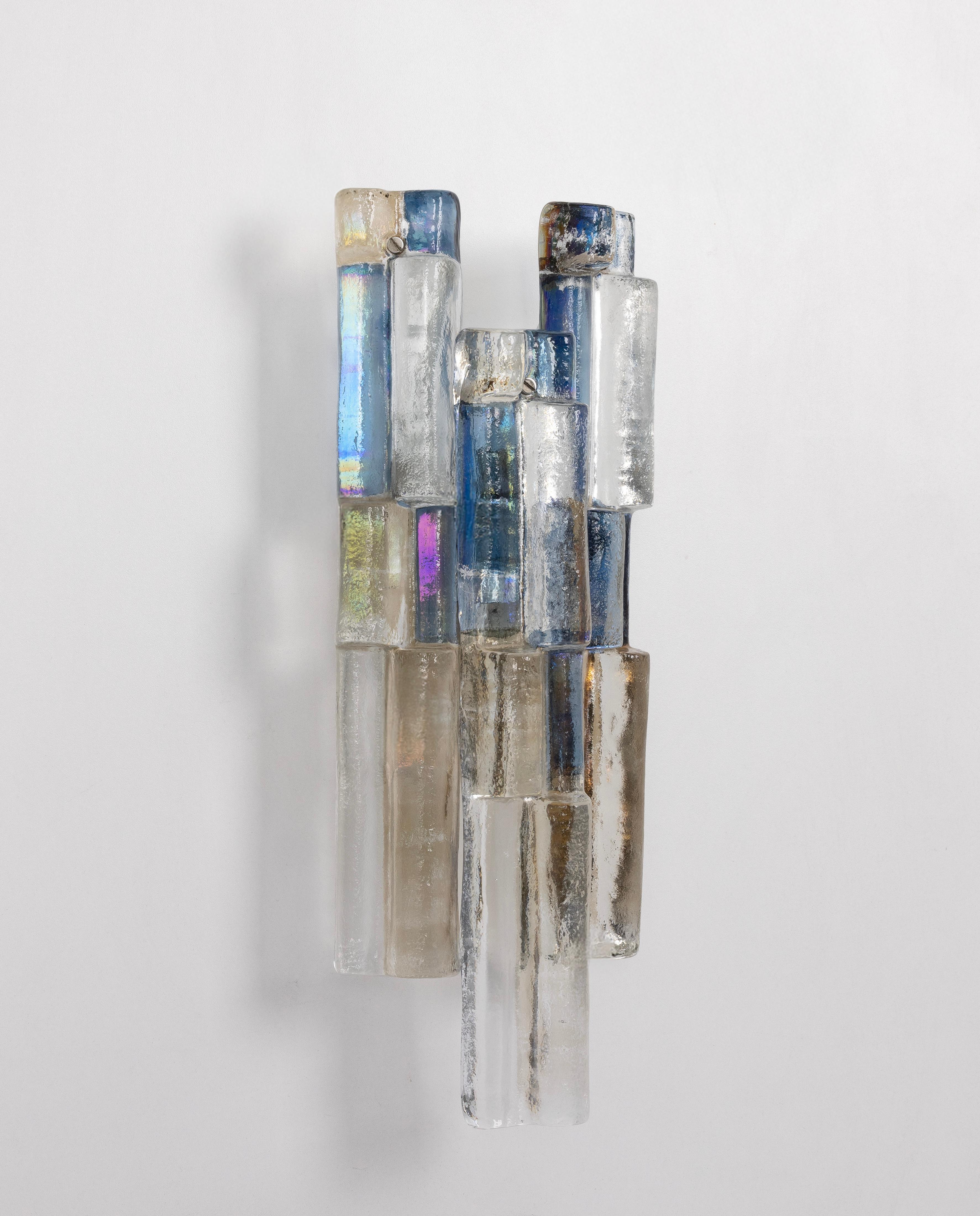 Mid-Century moderno Coppia di splendide grandi lampade a parete a forma di sconsiderata Kalmar, Austria, anni '1970 in vendita