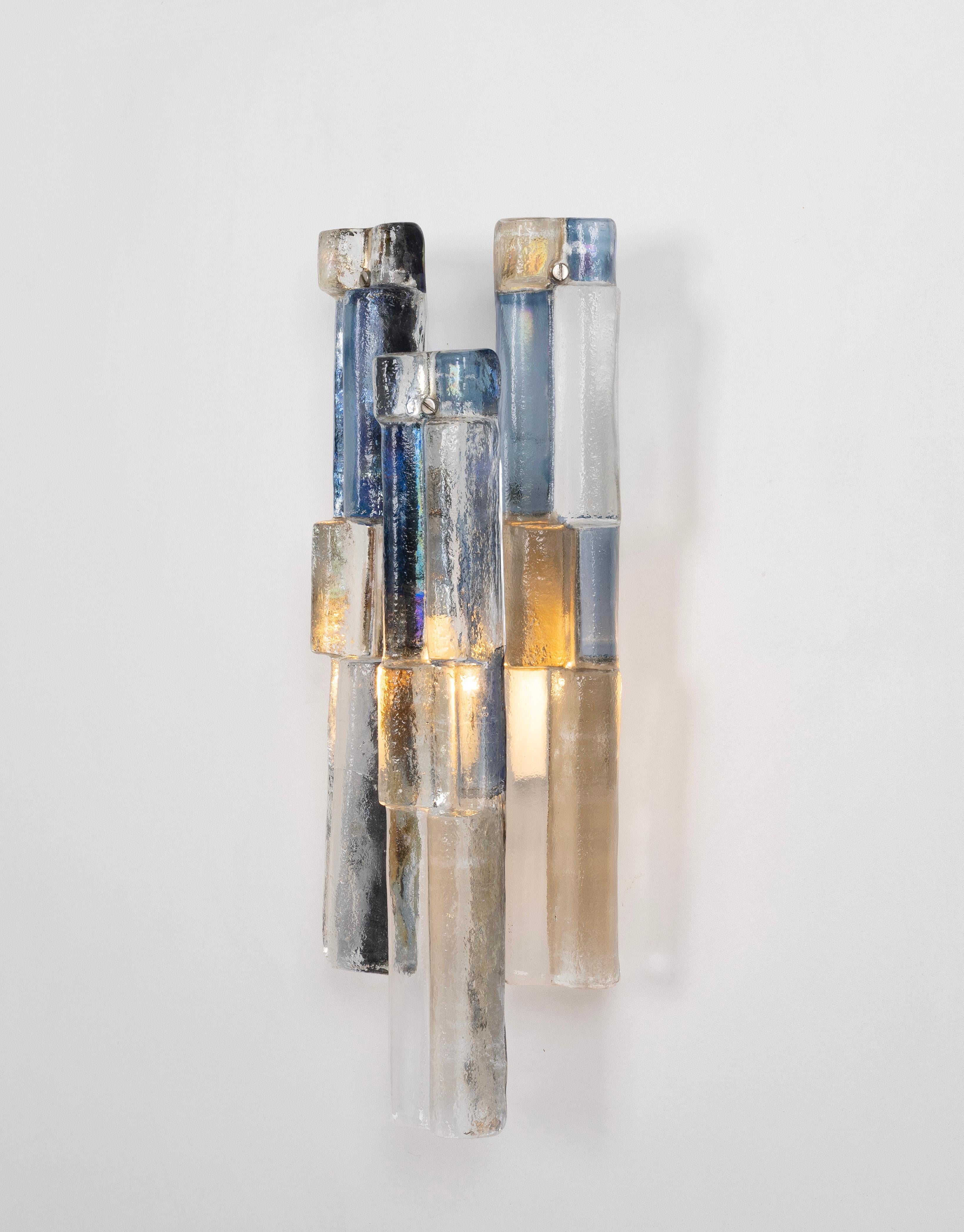 Fine XX secolo Coppia di splendide grandi lampade a parete a forma di sconsiderata Kalmar, Austria, anni '1970 in vendita