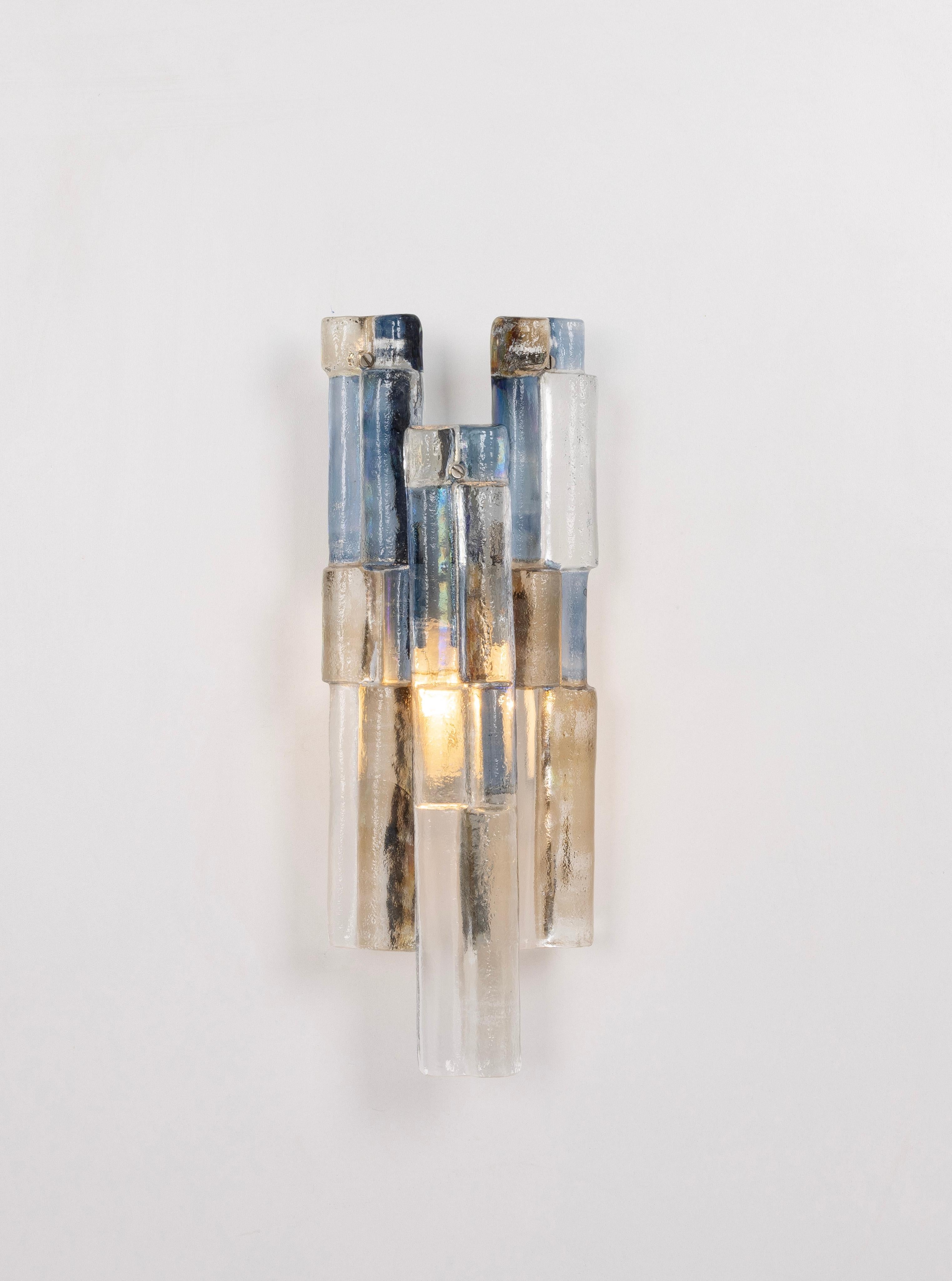 Coppia di splendide grandi lampade a parete a forma di sconsiderata Kalmar, Austria, anni '1970 in vendita 1