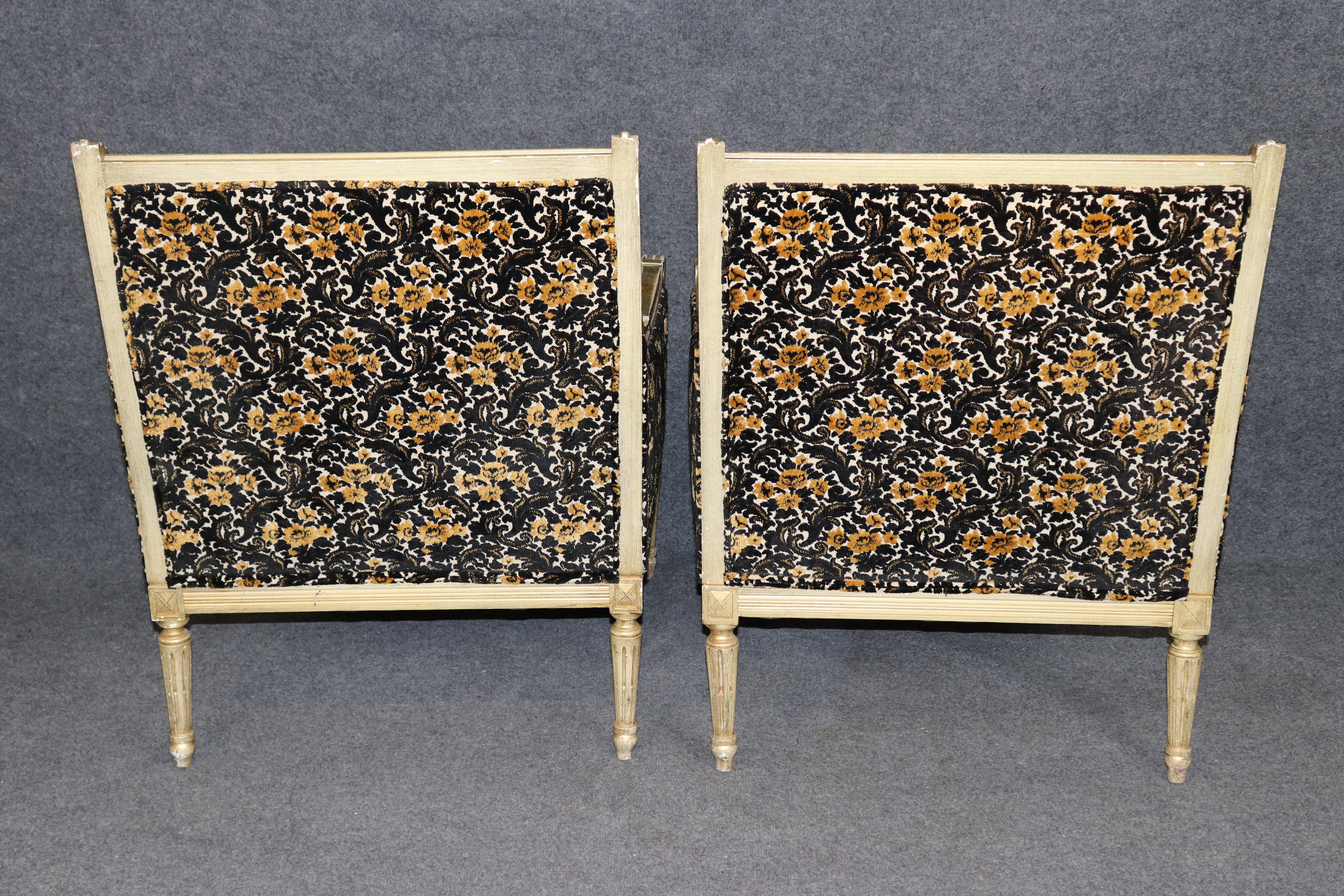 Pair of Stunning Louis XVI Style Gilt Carved Bergere Chairs In Good Condition For Sale In Swedesboro, NJ