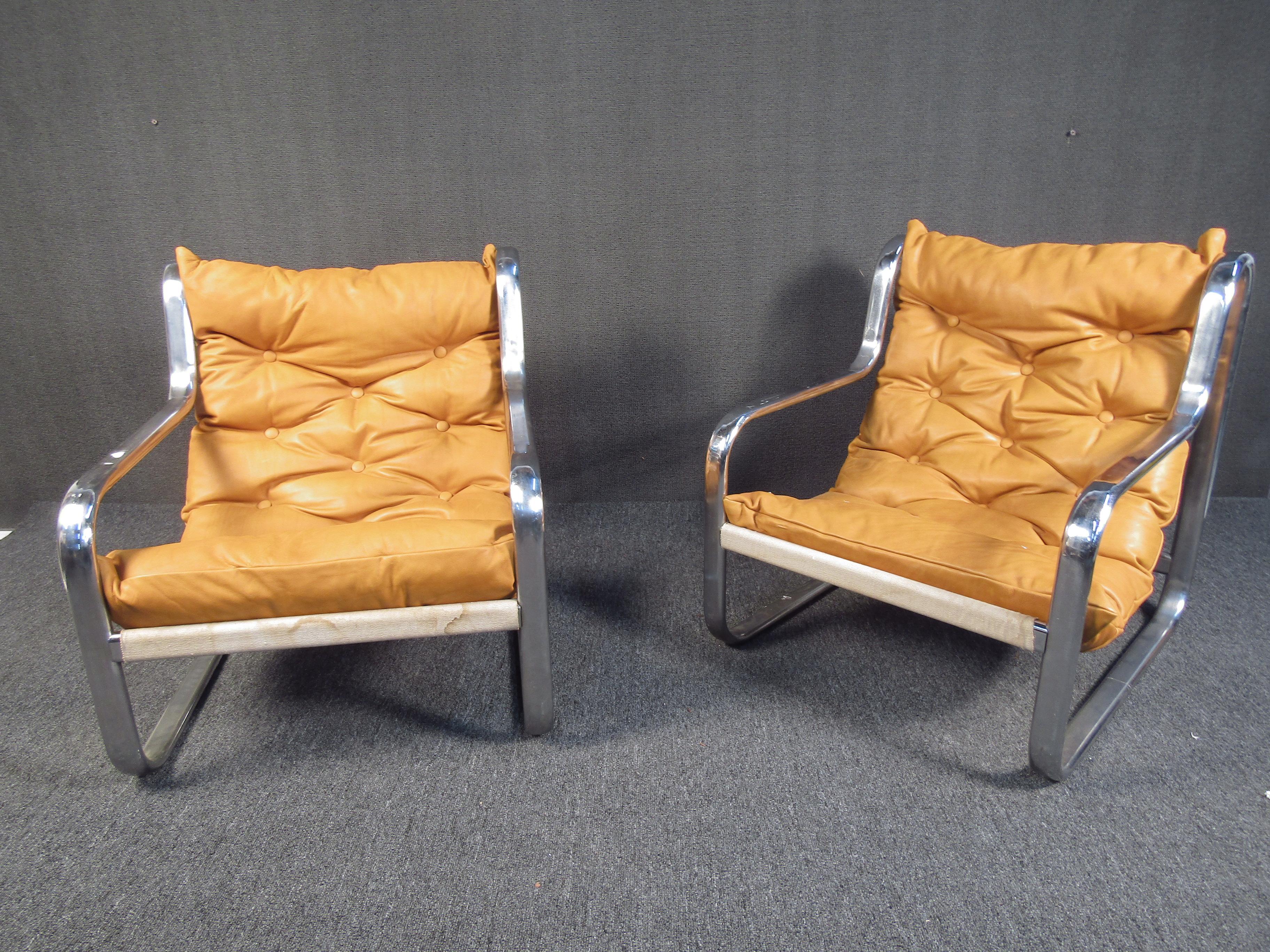 Mid-Century Modern Pair of Stunning Midcentury Leather/ Chrome Italian Lounge Chairs For Sale
