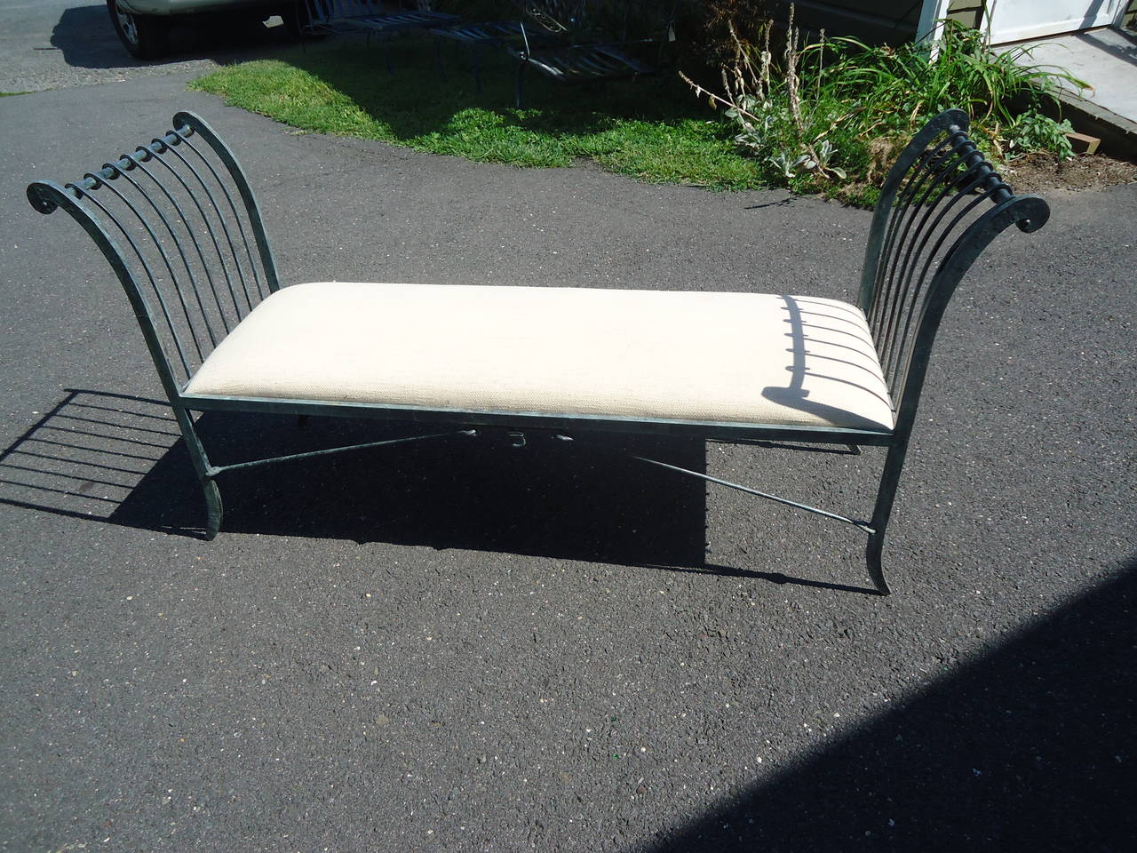 Fin du 20e siècle Paire d'étonnants bancs de fenêtres néoclassiques en fer de Niermann Weeks en vente