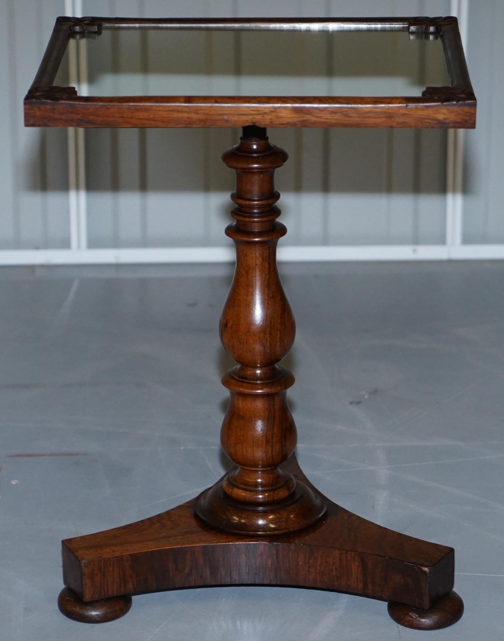 Paire d'étonnantes lampes d'appoint originales William IV en bois de feuillus avec plateau en miroir datant de 1830 en vente 6