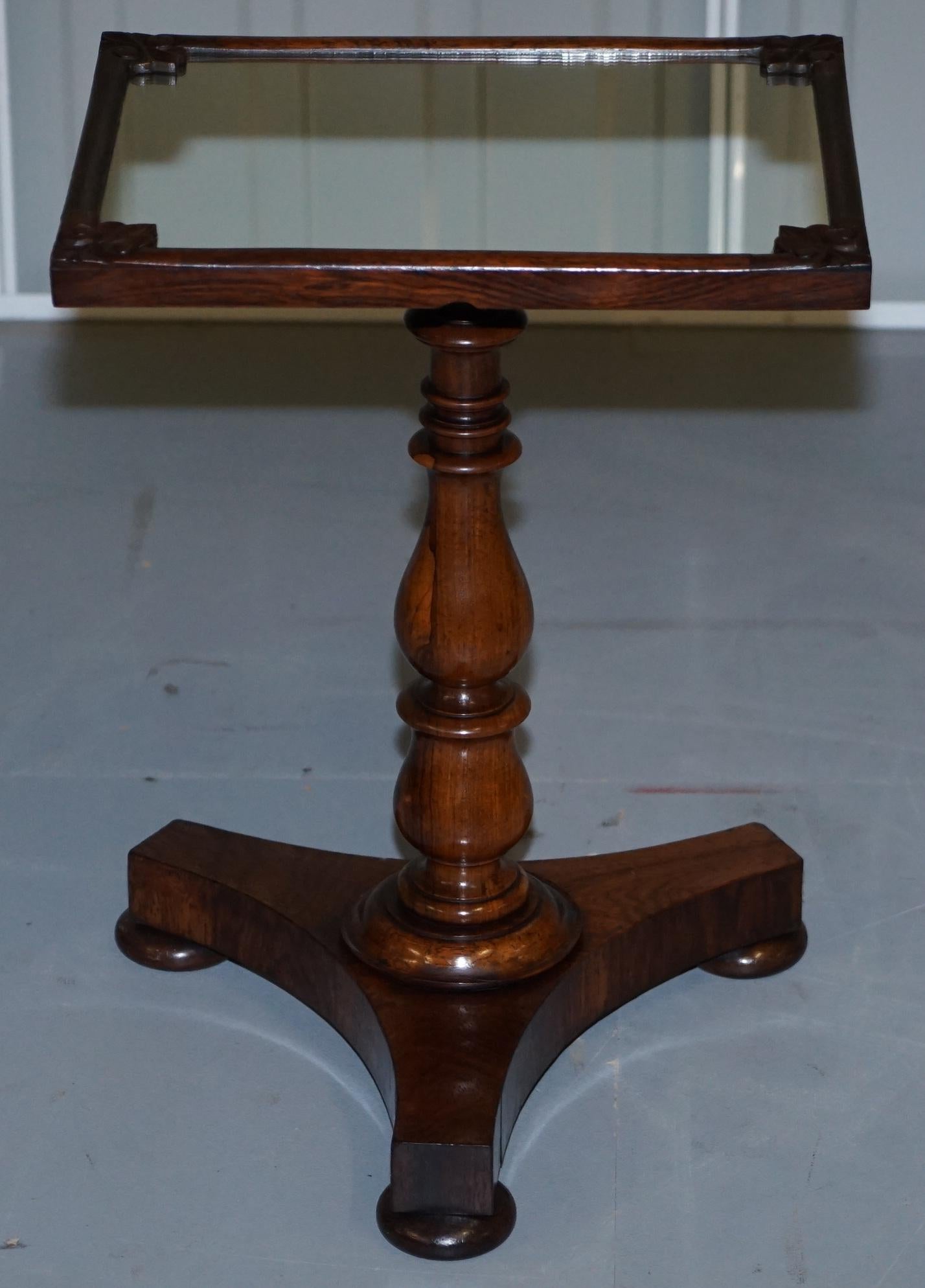 Anglais Paire d'étonnantes lampes d'appoint originales William IV en bois de feuillus avec plateau en miroir datant de 1830 en vente
