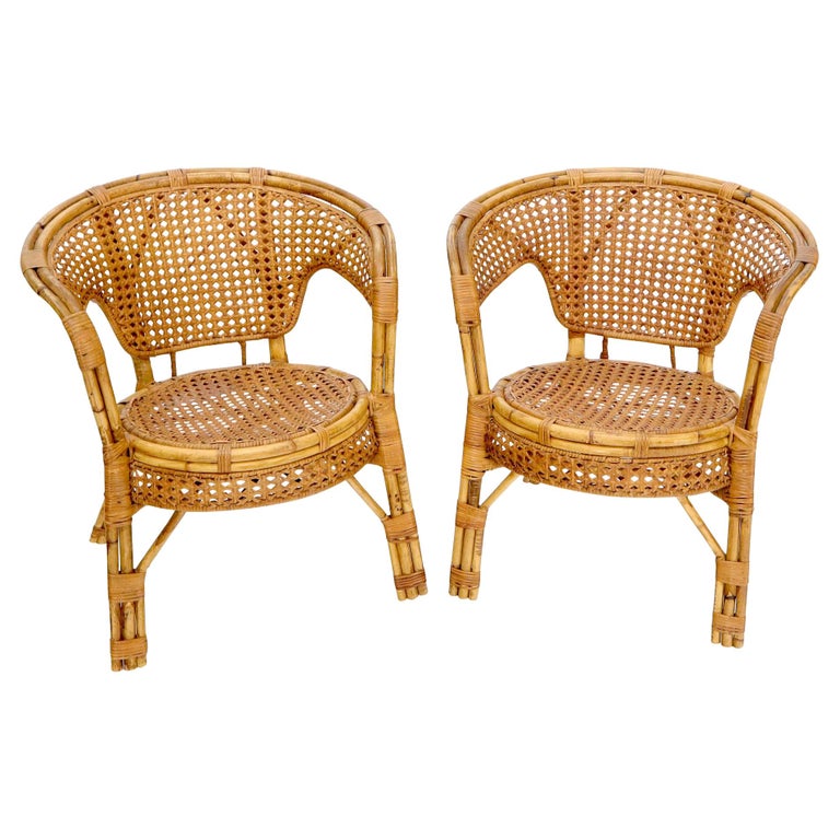 Zwei atemberaubende runde Bambus-Rattan-Sessel in Fassform mit Rohrstühlen  im Angebot bei 1stDibs