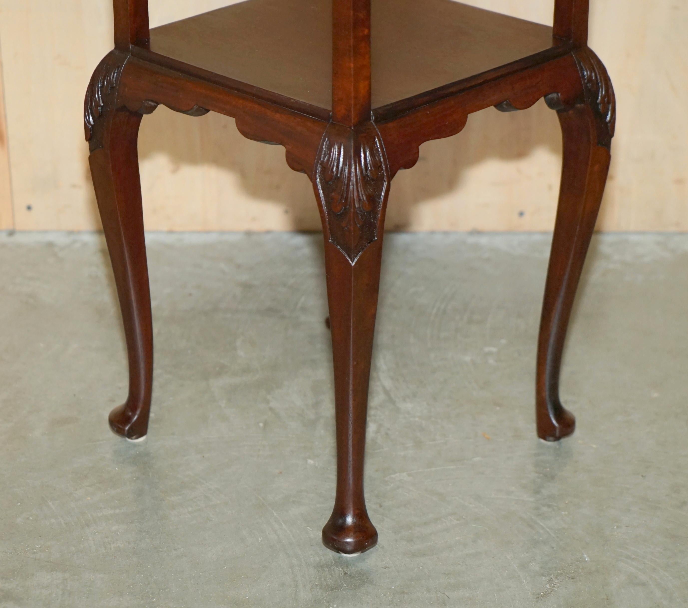 PAIR OF STUNNING THOMAS CHIPPENDALE STYLE TWO TIERED HARDWOOD SIDE END TABLEs For Sale 3