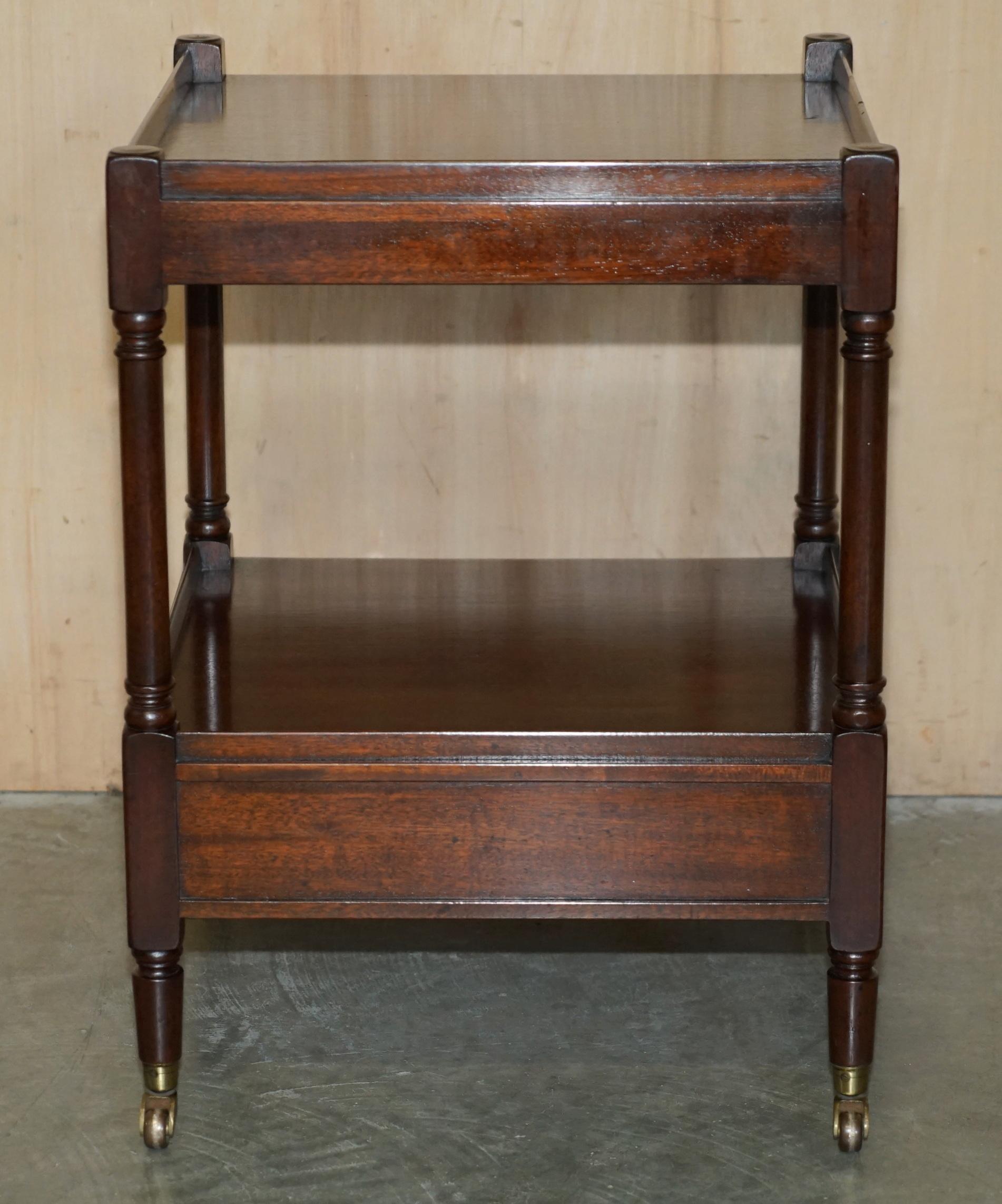 PAIR OF STUNNiNG TWO TIERED SIDE TABLES WITH BROWN LEATHER BUTLERS SERVING TRAYS 9