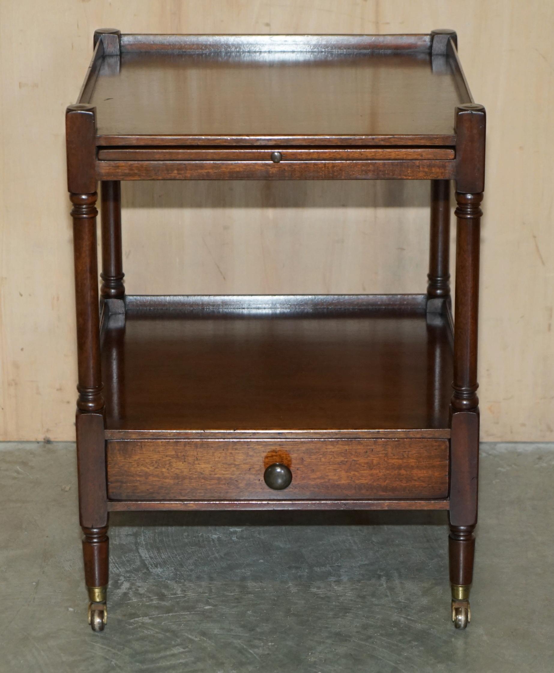 Hand-Crafted PAIR OF STUNNiNG TWO TIERED SIDE TABLES WITH BROWN LEATHER BUTLERS SERVING TRAYS