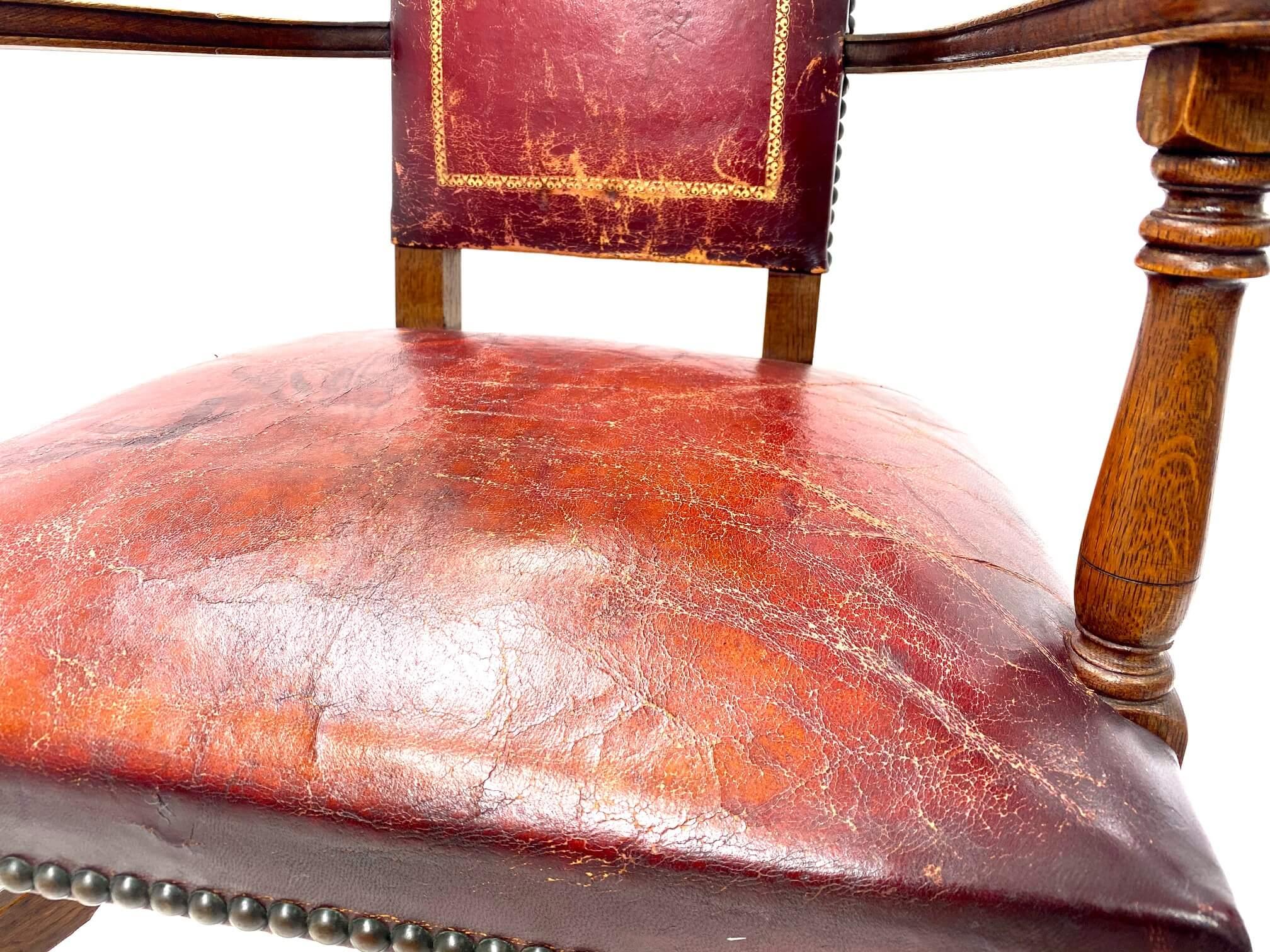 Pair of Style Renaissance Armchairs, Burgundy Color, in Oak, France, 1970 In Good Condition In Auribeau sur Siagne, FR