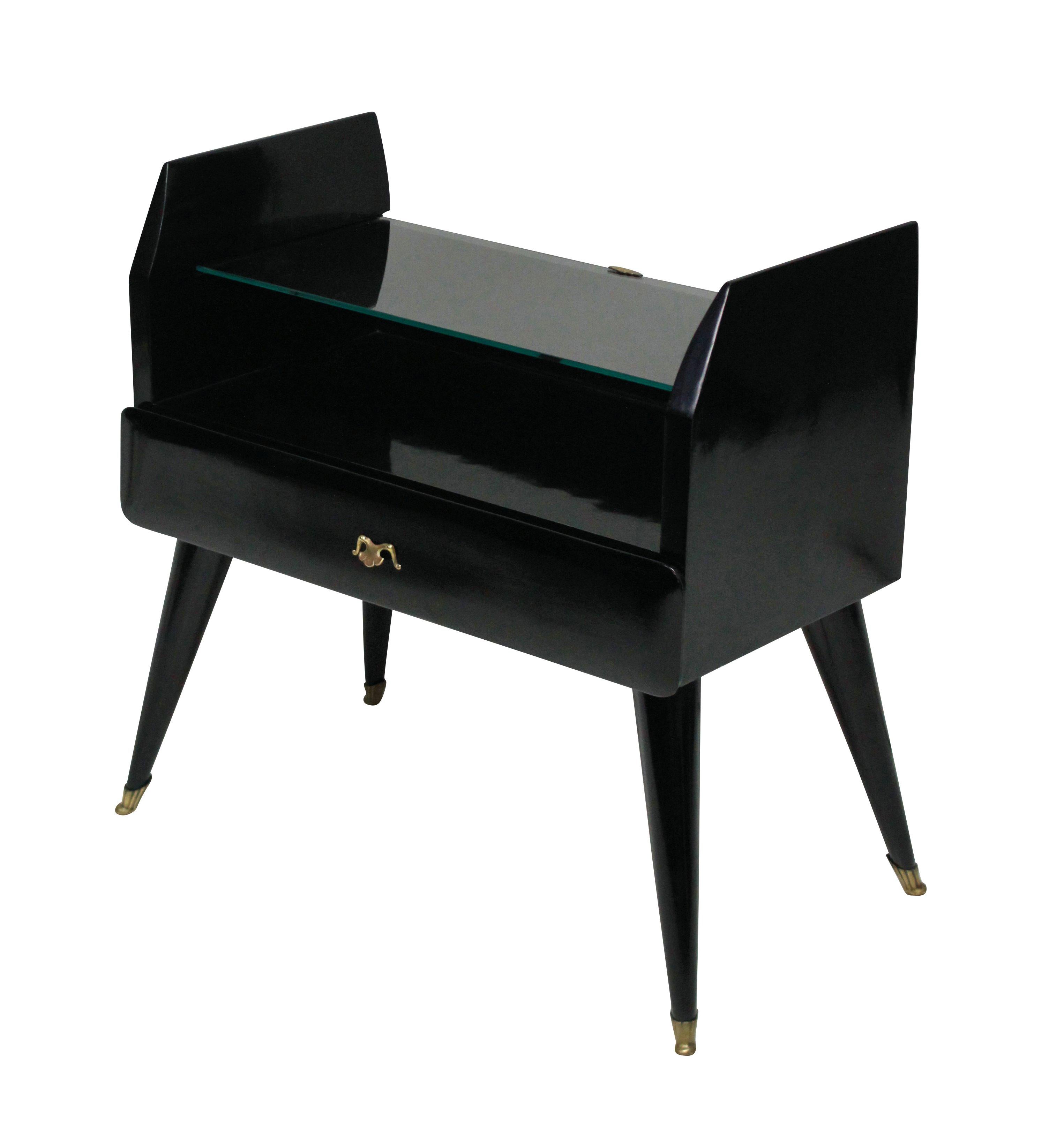 Mid-Century Modern Pair of Stylish Black Lacquered Nightstands