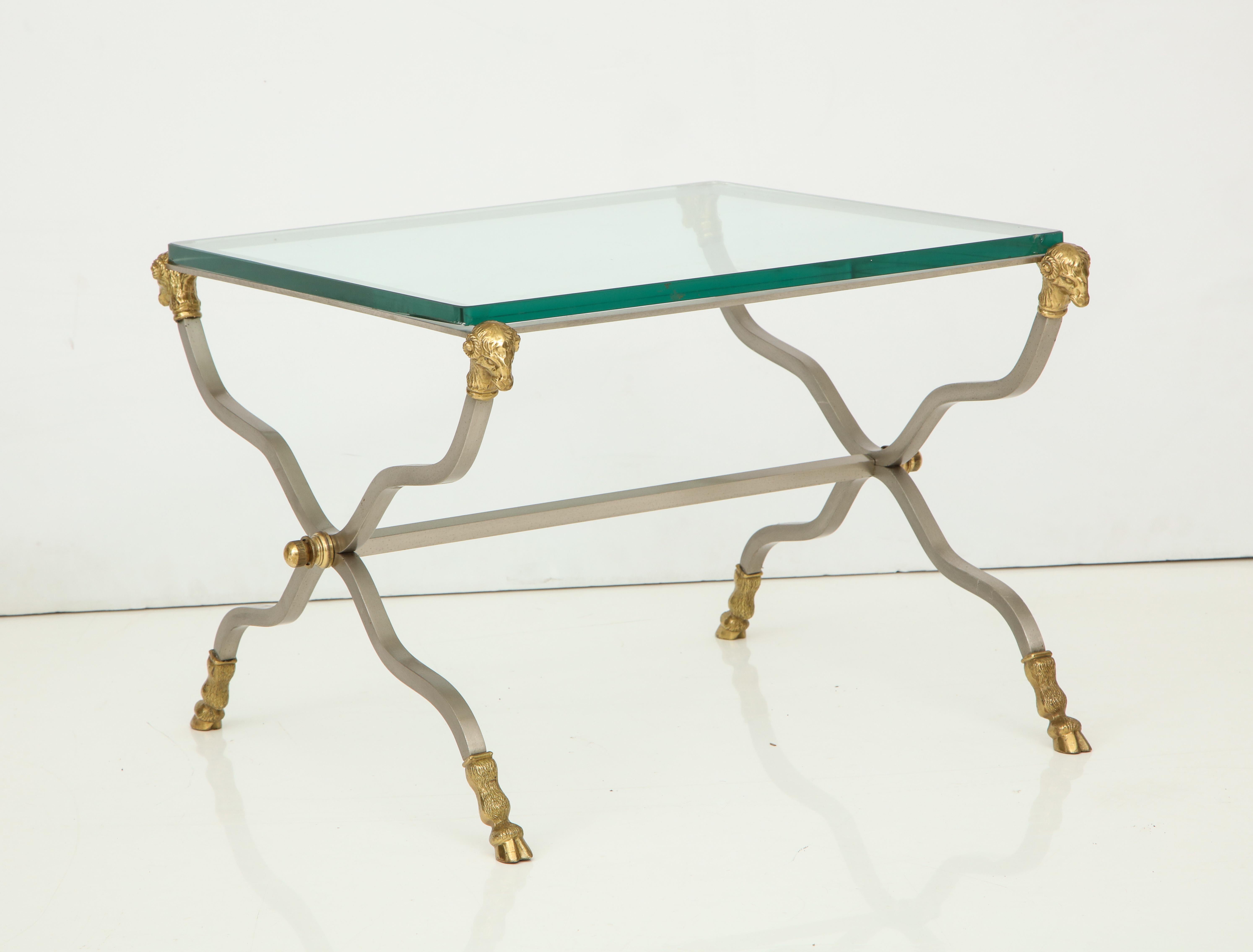 20th Century Pair of Stylish Brass End Tables For Sale