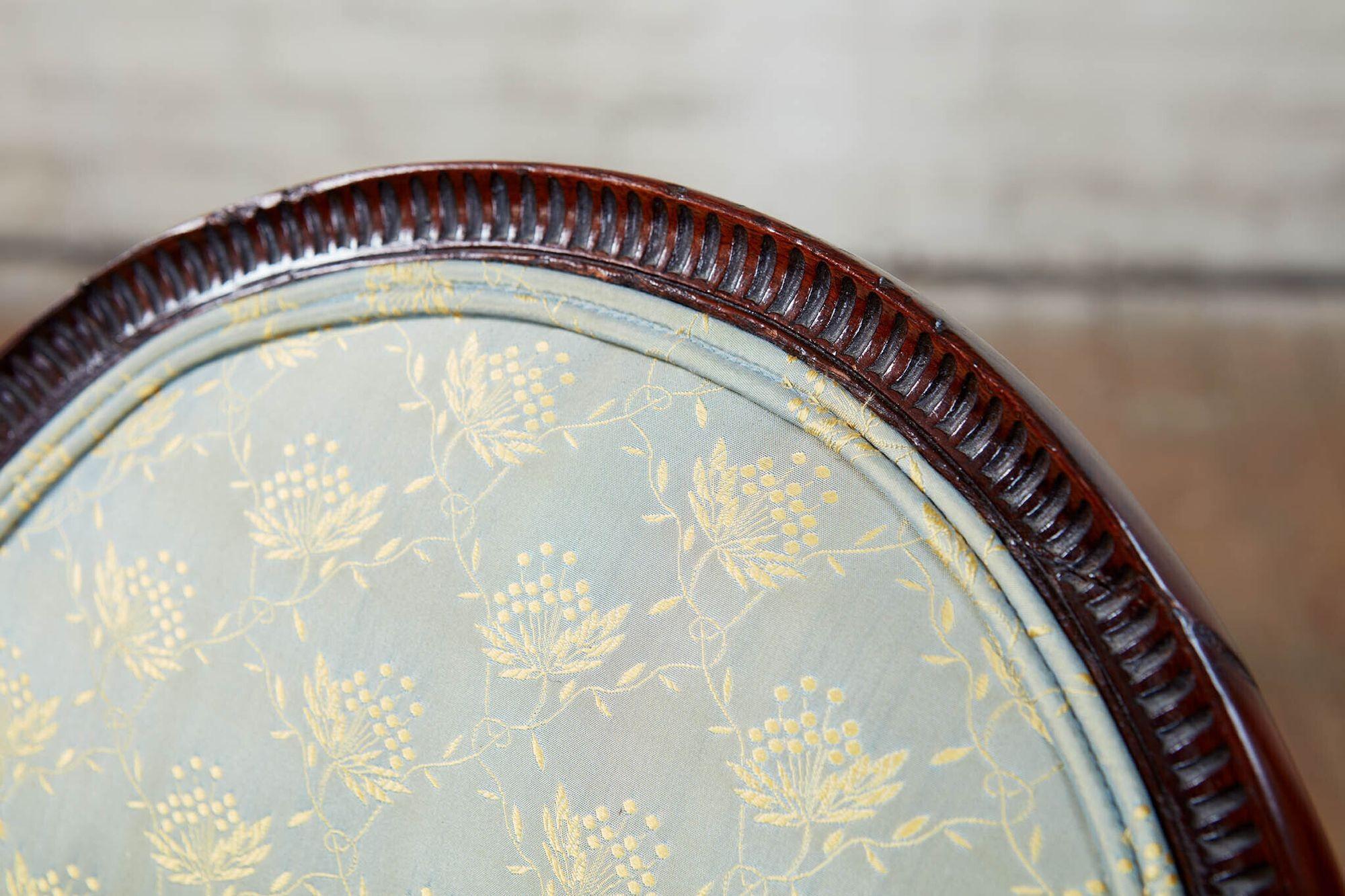 XVIII secolo Coppia di eleganti poltrone georgiane in vendita