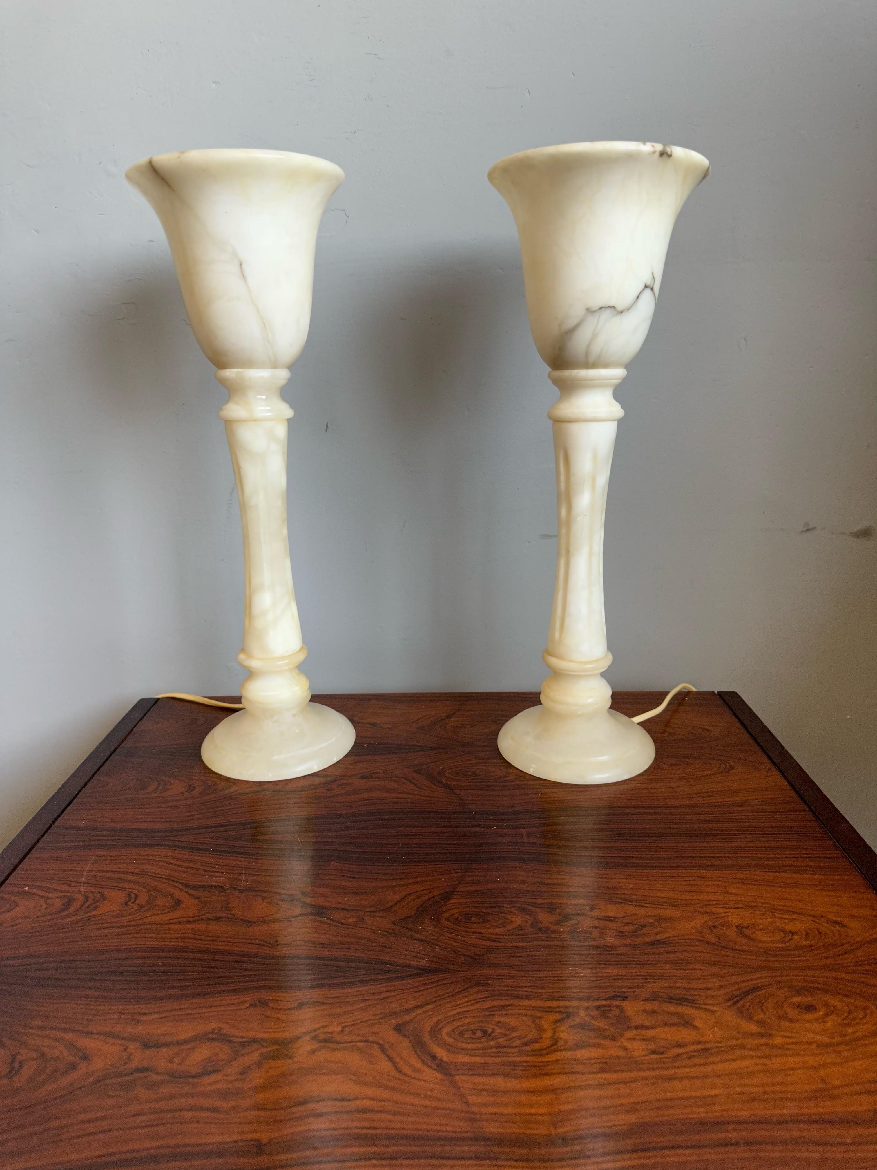 Classical Roman Pair of Stylishly Elongated and Midcentury Made Alabaster Table or Desk Lamps For Sale