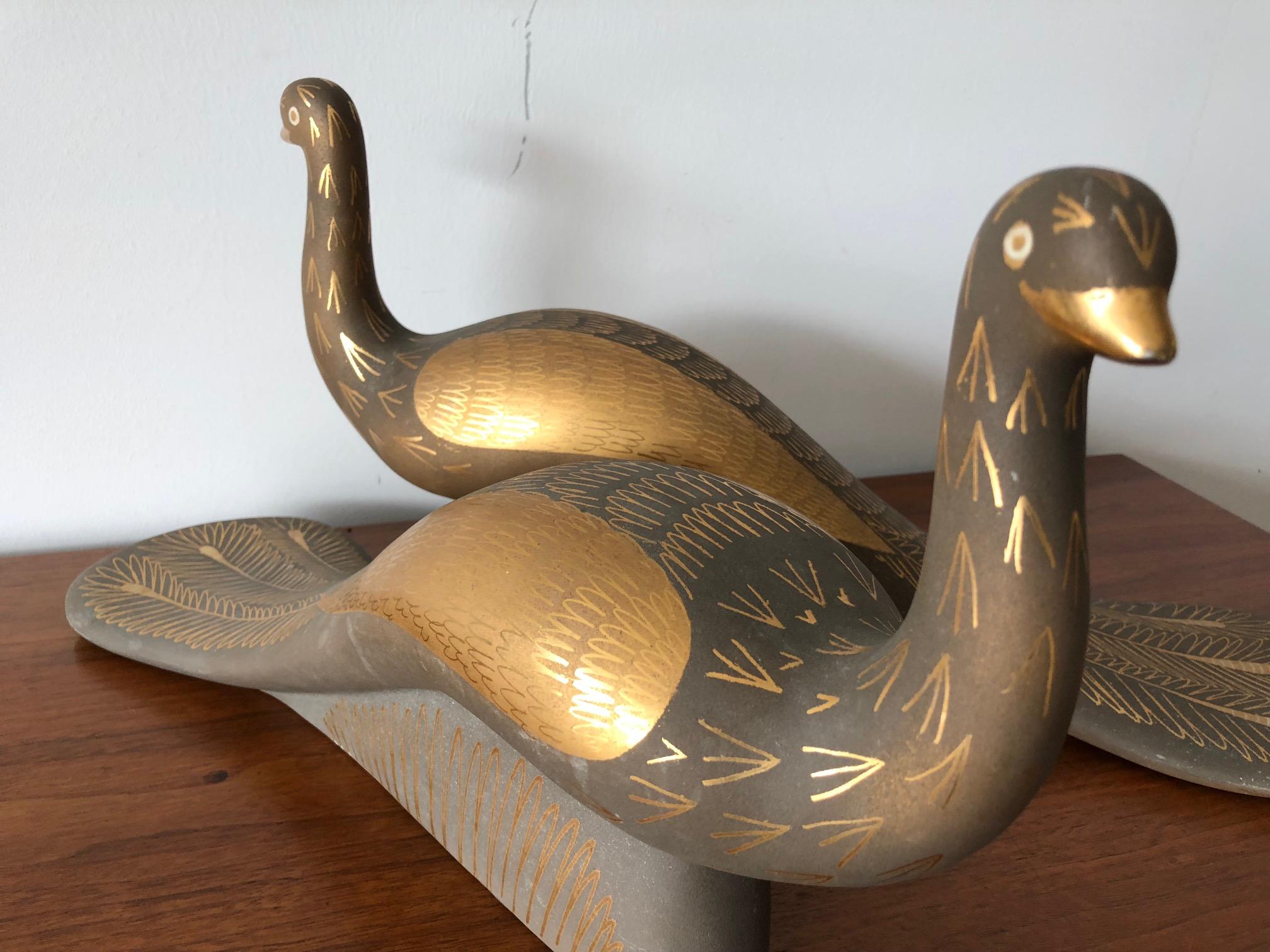 Pair of Stylized Ceramic Swans by Waylande Gregory, circa 1940s In Good Condition For Sale In St.Petersburg, FL