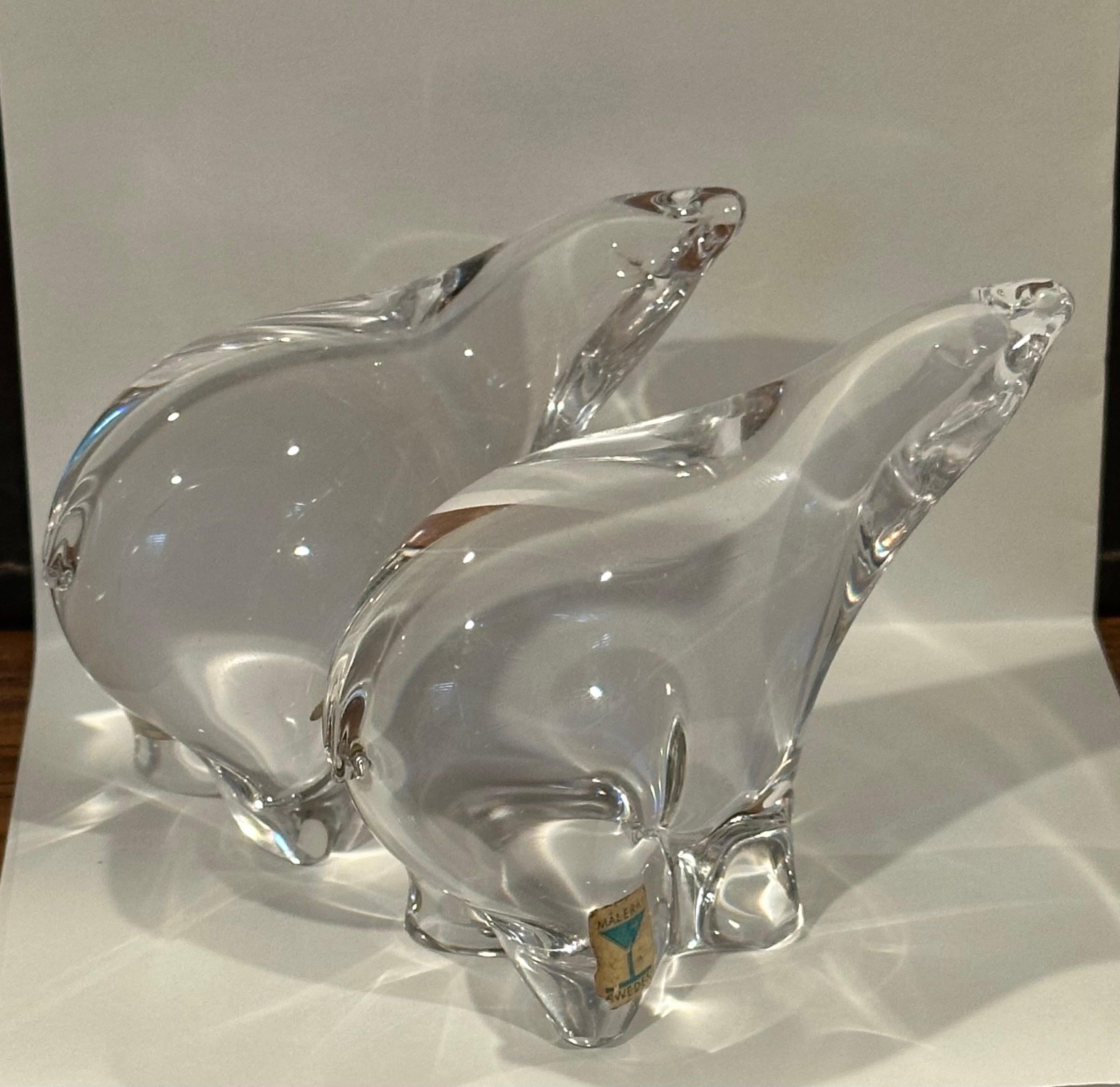 Pareja de Esculturas / Pisapapeles de Oso Polar de Cristal Estilizado de Maleras Sueco en venta
