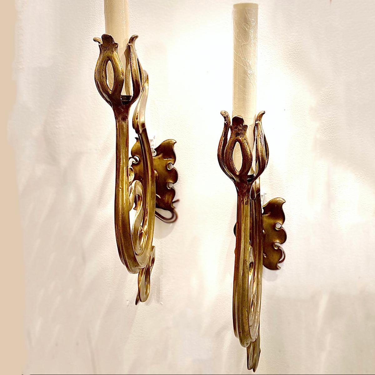 Pair of Art Nouveau Bronze Sconces In Good Condition For Sale In New York, NY