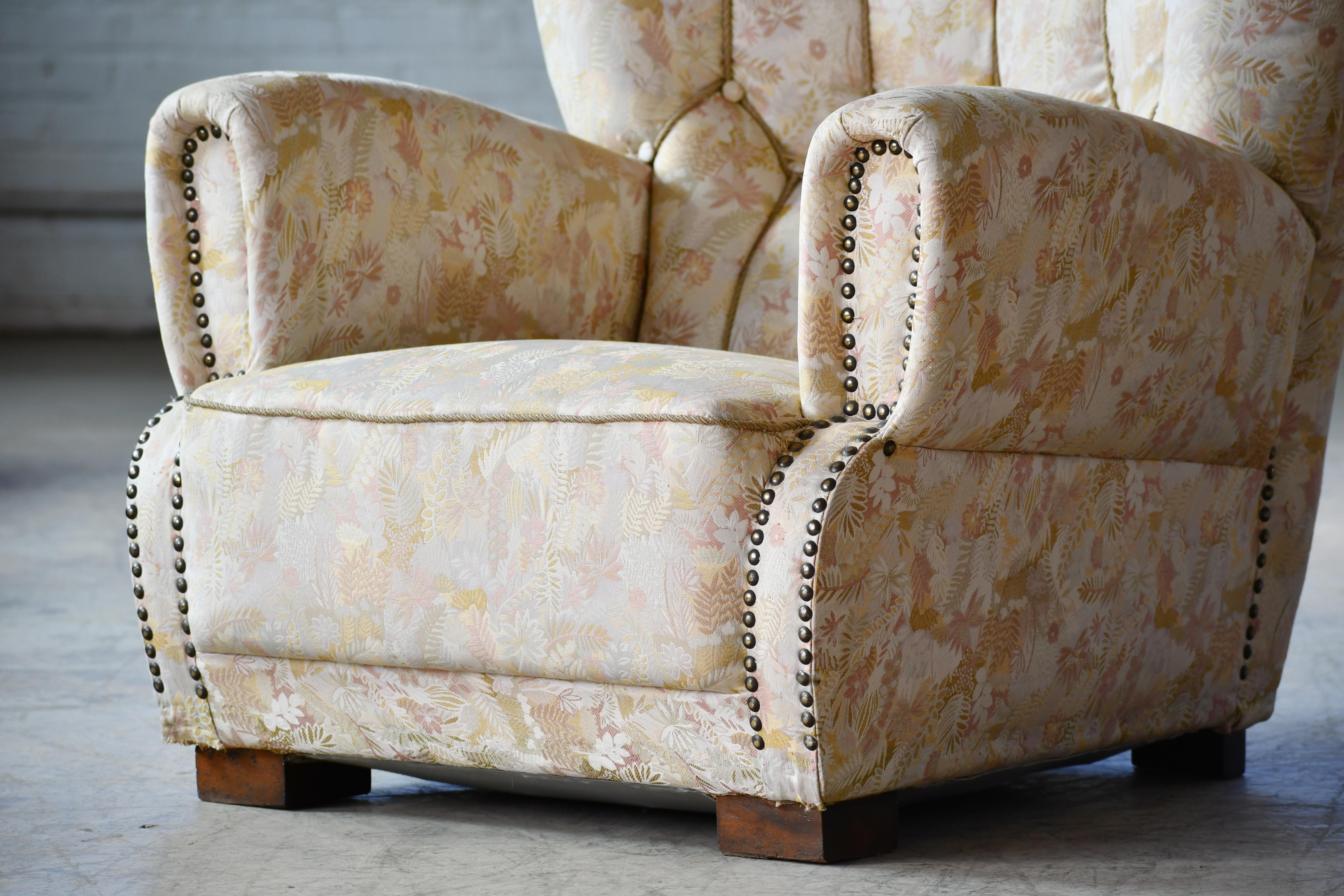 Sublime fauteuil club danois des années 1940 à grande échelle dans le style de Fritz Hansen V) en vente 2